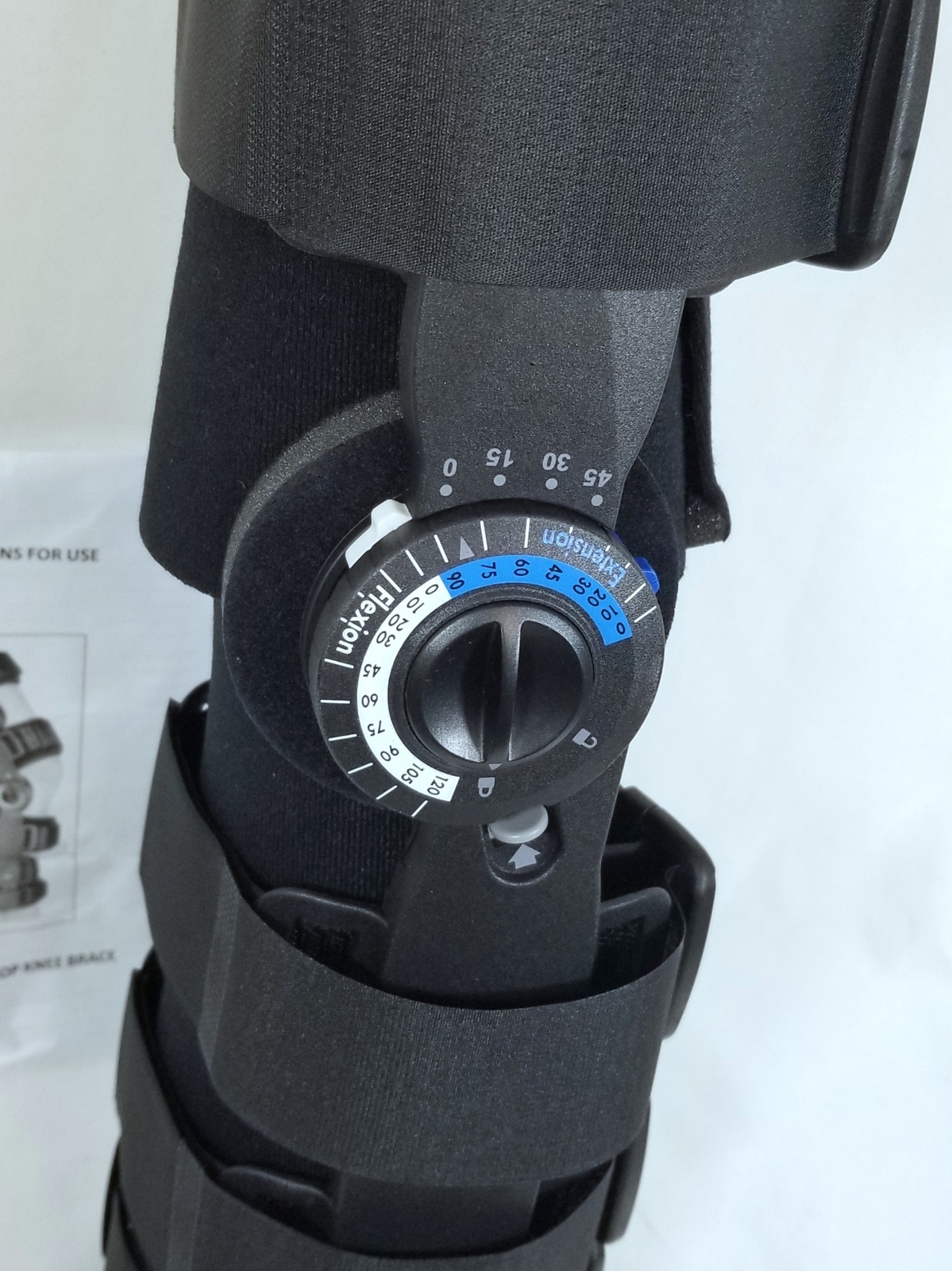 Defender Post Op Knee Brace with Liner