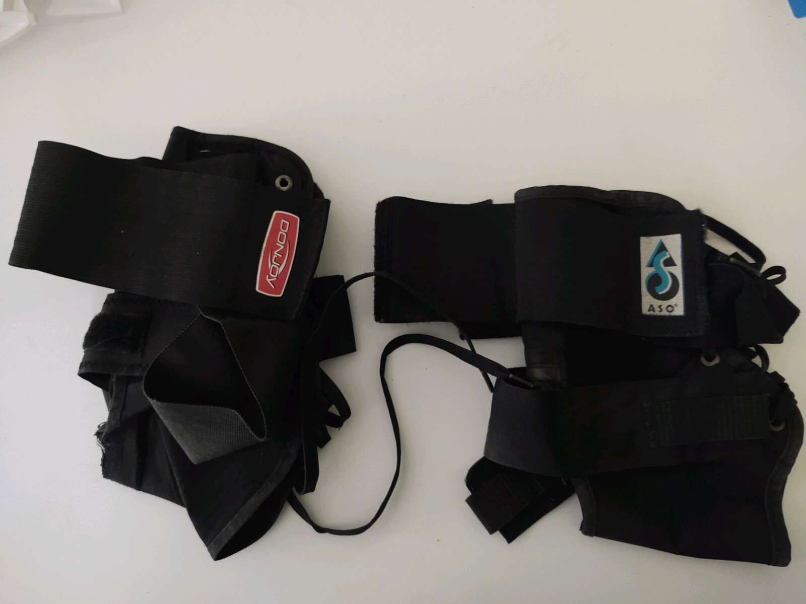 Aso & Donjoy Tie Up Ankle Braces / Large / Black / Used
