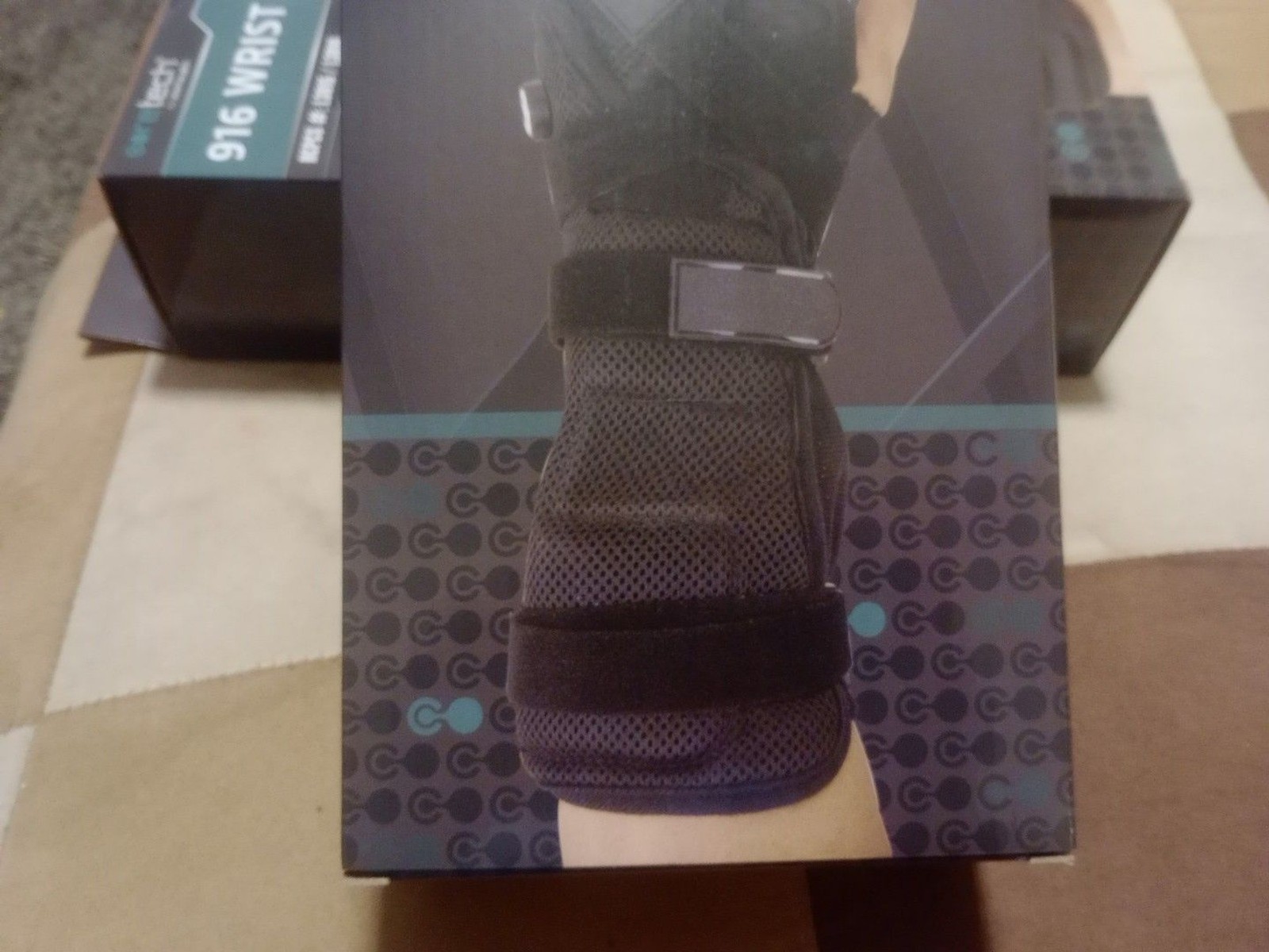 BRAND NIB – CORETECH 916 Left/Right Universal Wrist Brace/Splint – Black