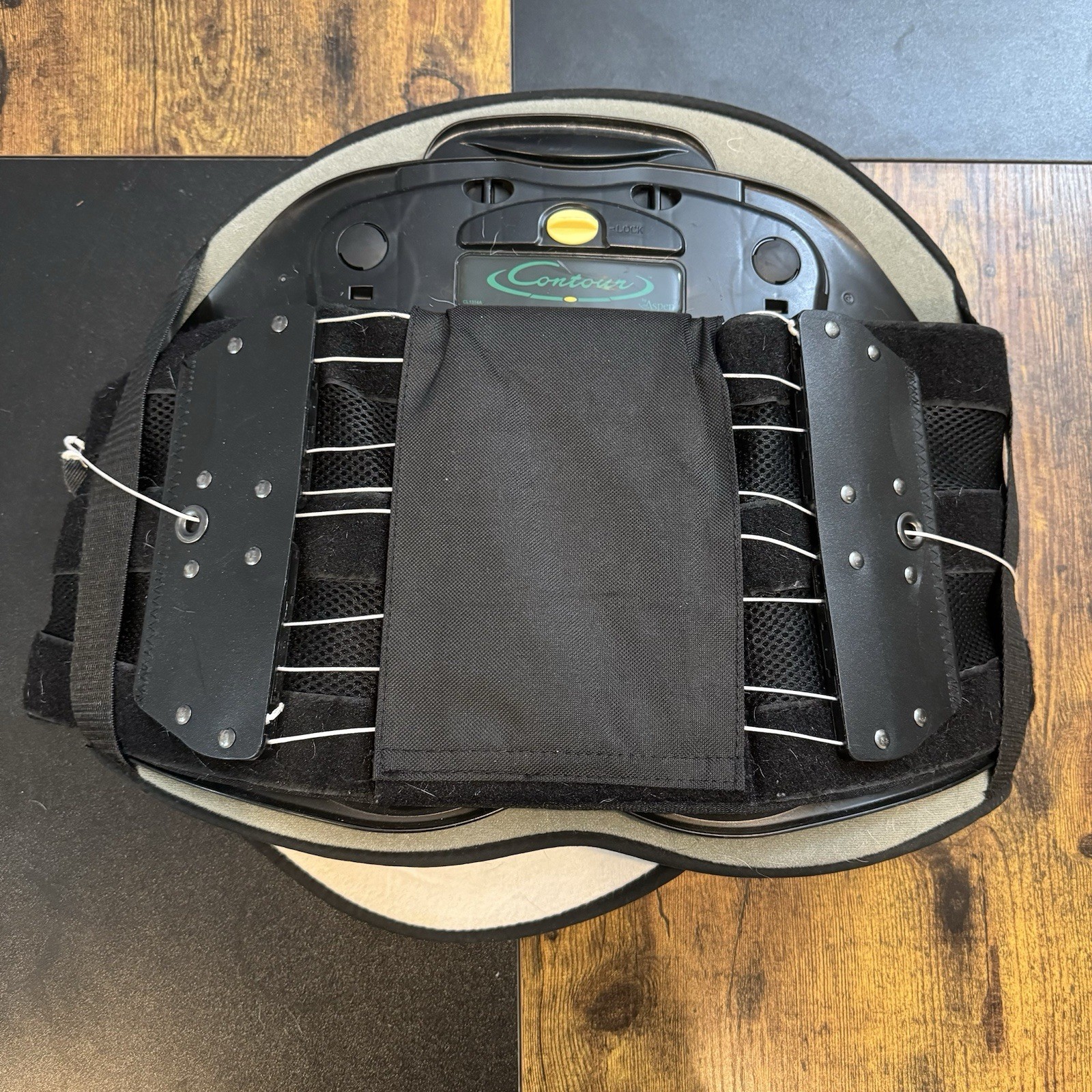Aspen Contour Back Brace size Medium # CL 1314A Used / Fully Functional