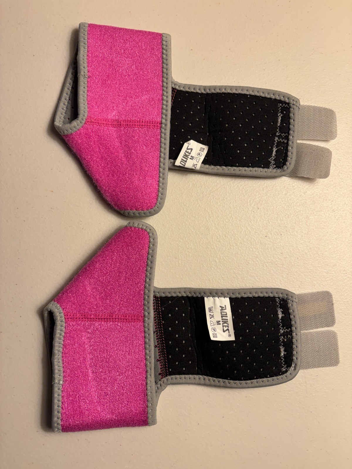 AOLIKES Kids Ankle Brace Support Neoprene Gymnastics Dance 1 Pair (2 Pack) – Med