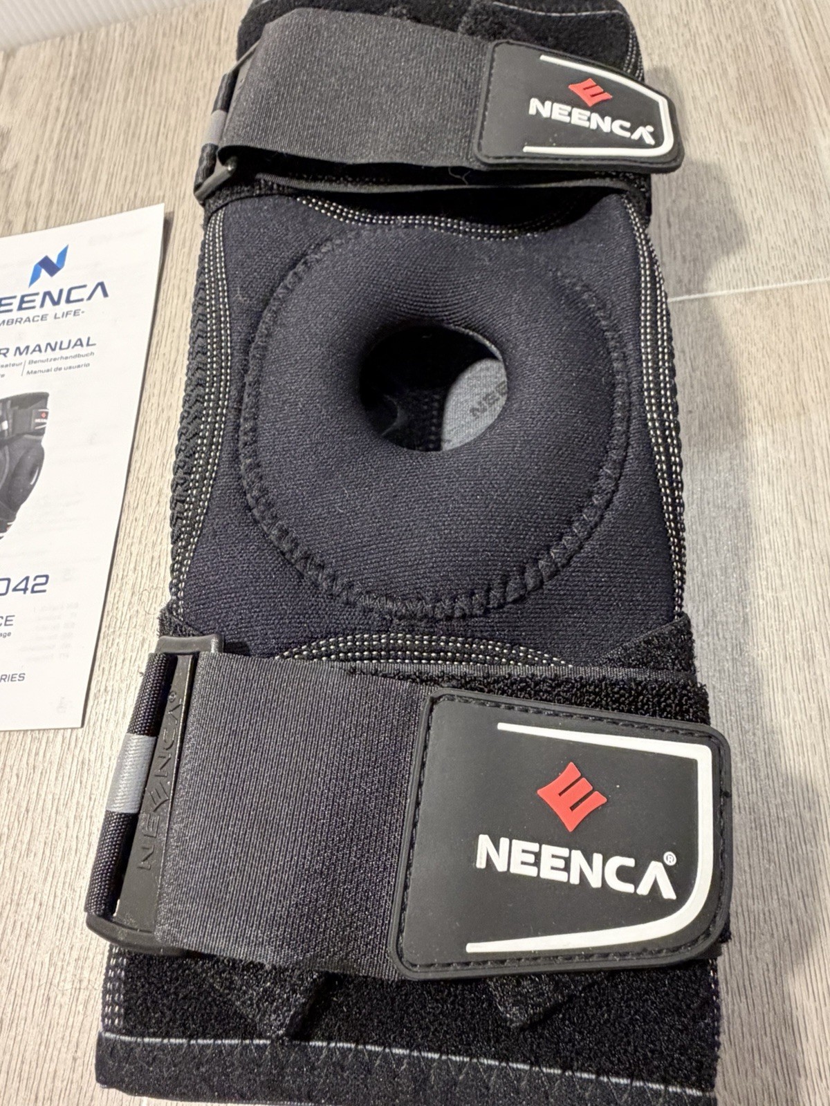 Knee Brace for Knee Pain, Hinged Knee Support X-Strap Fixing System Large
