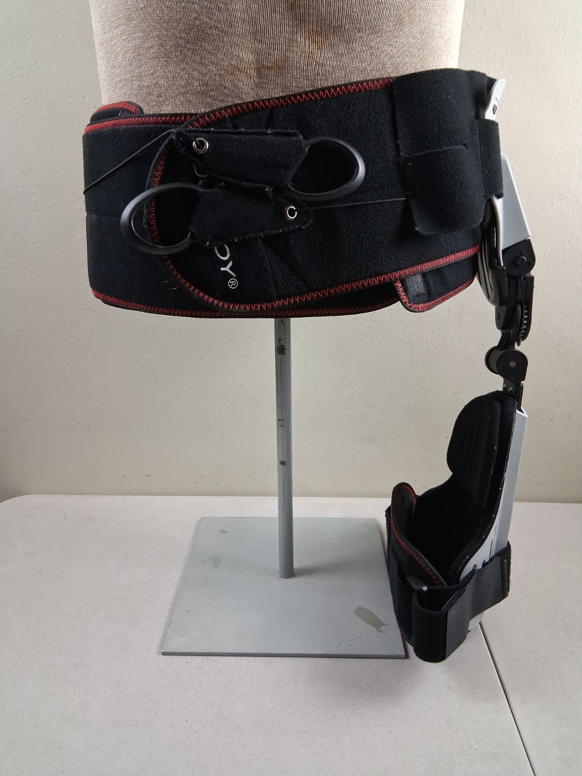 Donjoy VersaROM Range Of Motion Hip Brace w/ Compression Belt -Left or Right