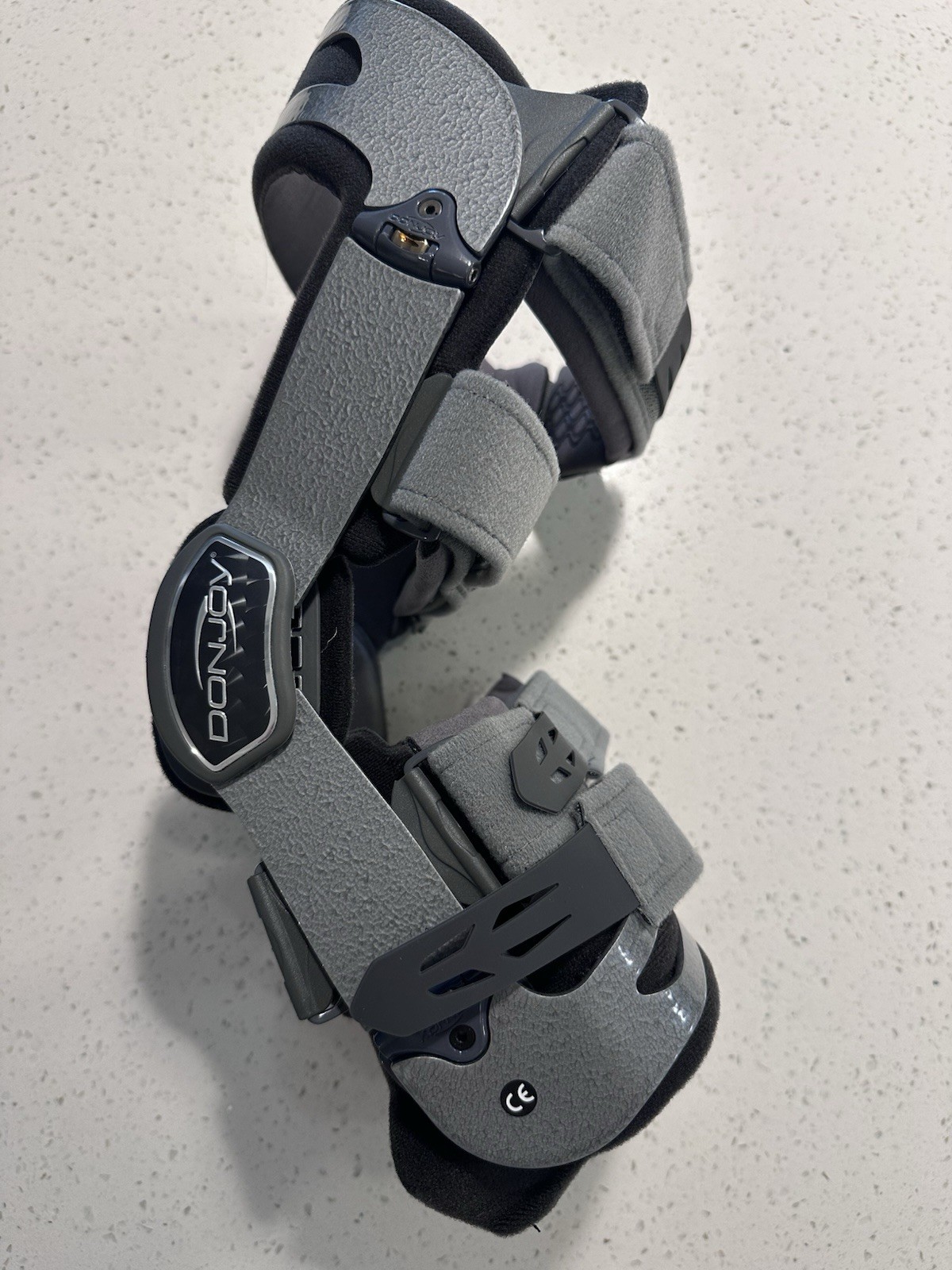 NEW DonJoy Nano Adjustable Knee Brace Medial Stabilization Large, LEFT medial