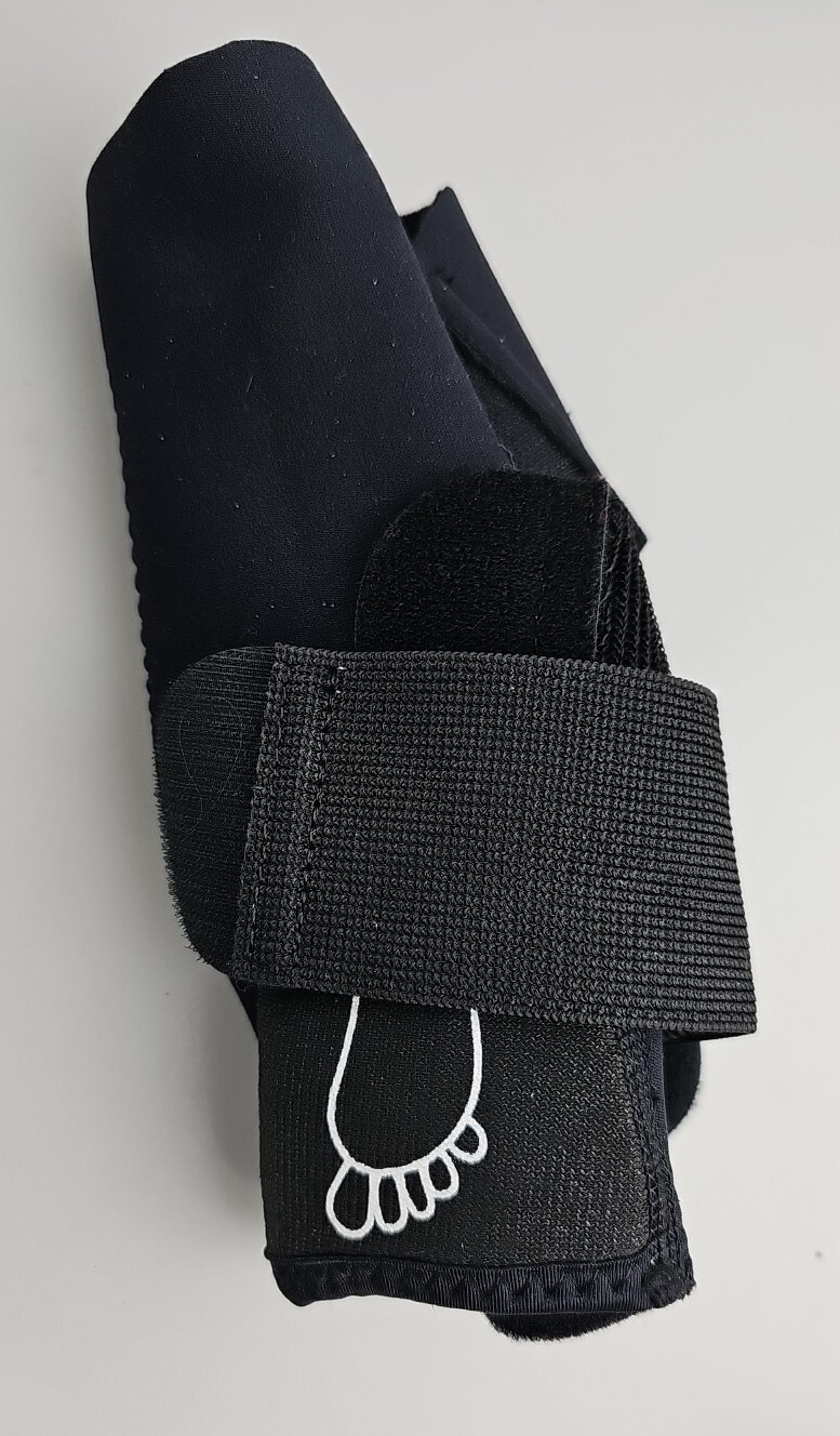 New Mueller Adjustable Ankle Stabilizer *One Size Fits Most*