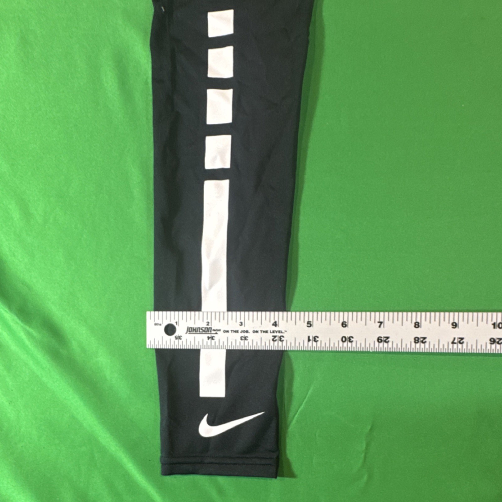 Nike Compression Arm Sleeve L/XL Black White Polyester Spandex Silicone