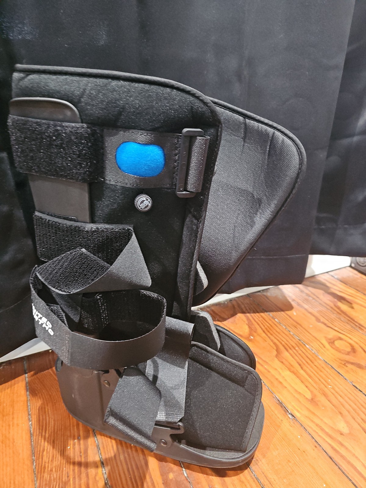 United Ortho Air Cam Walker Fracture Boot MED Black