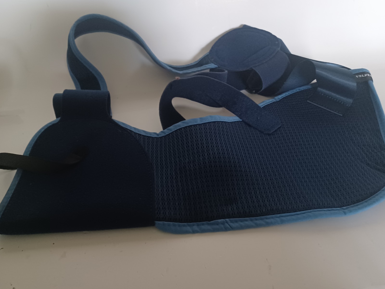 VELPEAU Medical Arm Sling Shoulder Immobilizer – Rotator Cuff Support Brace (L)