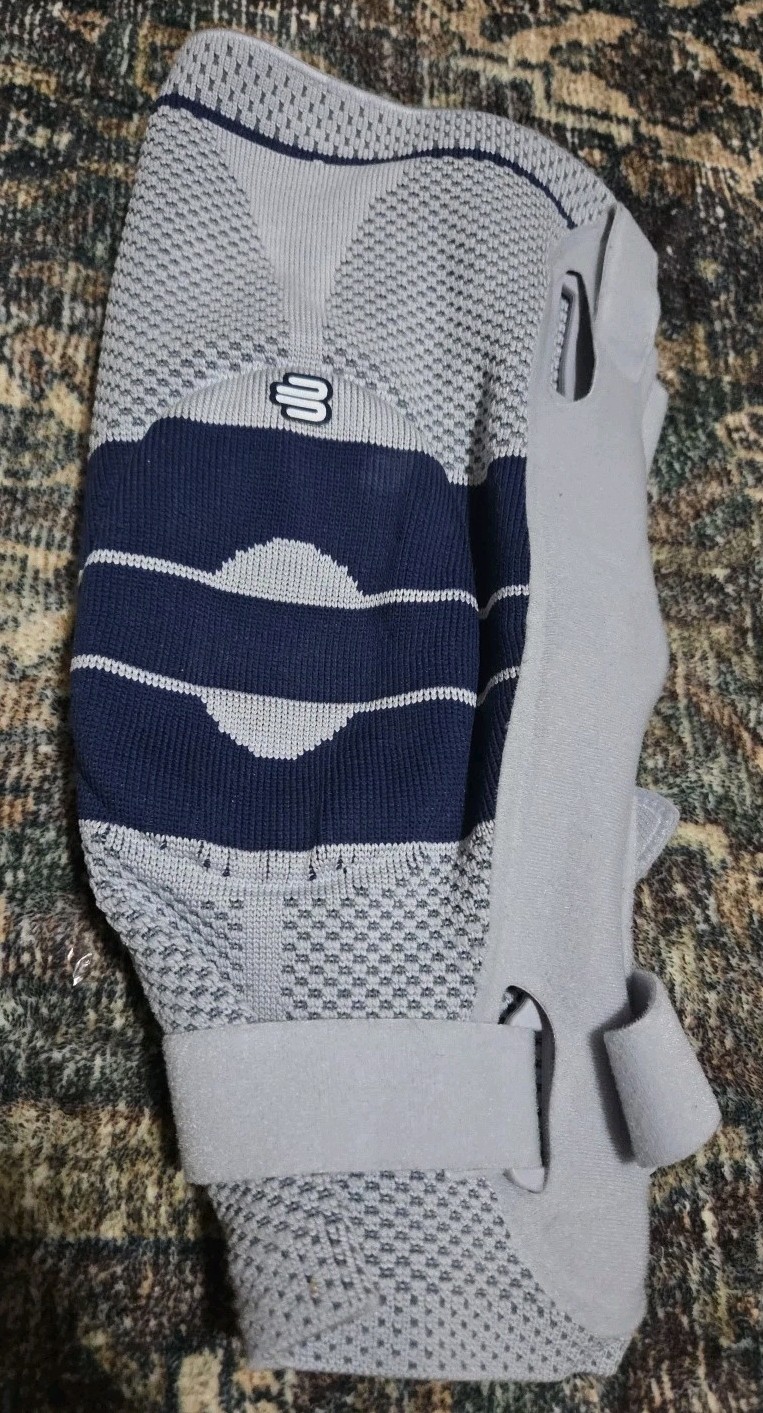 Bauerfeind GenuTrain S Pro Knee Support Brace Titan Grey Blue Size 4 Right