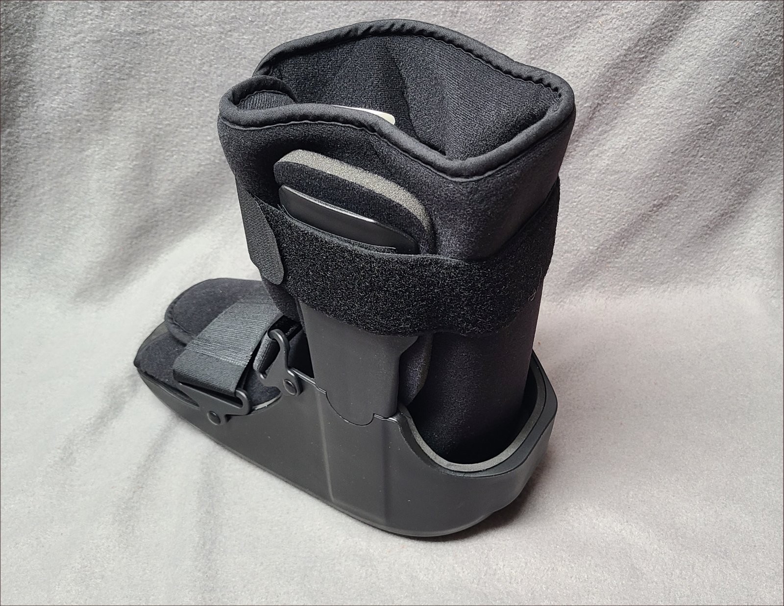 Honprodu Air Walking Boot for Broken Foot Recovery Sprained ankle