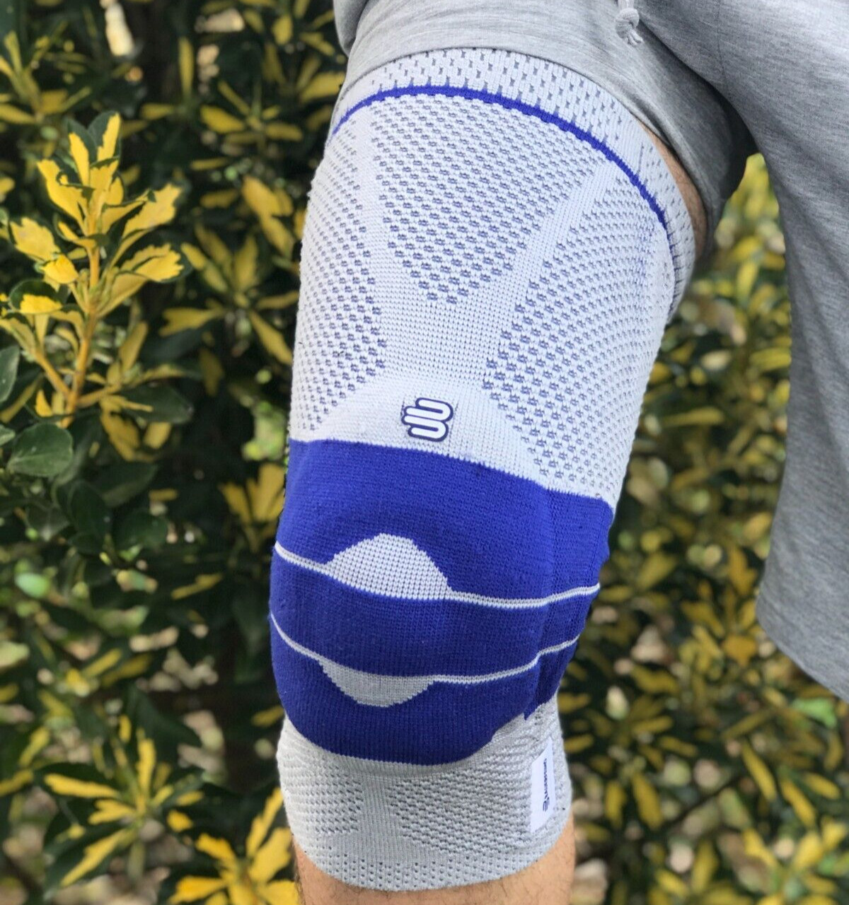 Bauerfeind GenuTrain Size 4 Knee Joint Brace Patella Support Meniscus ACL Sleeve