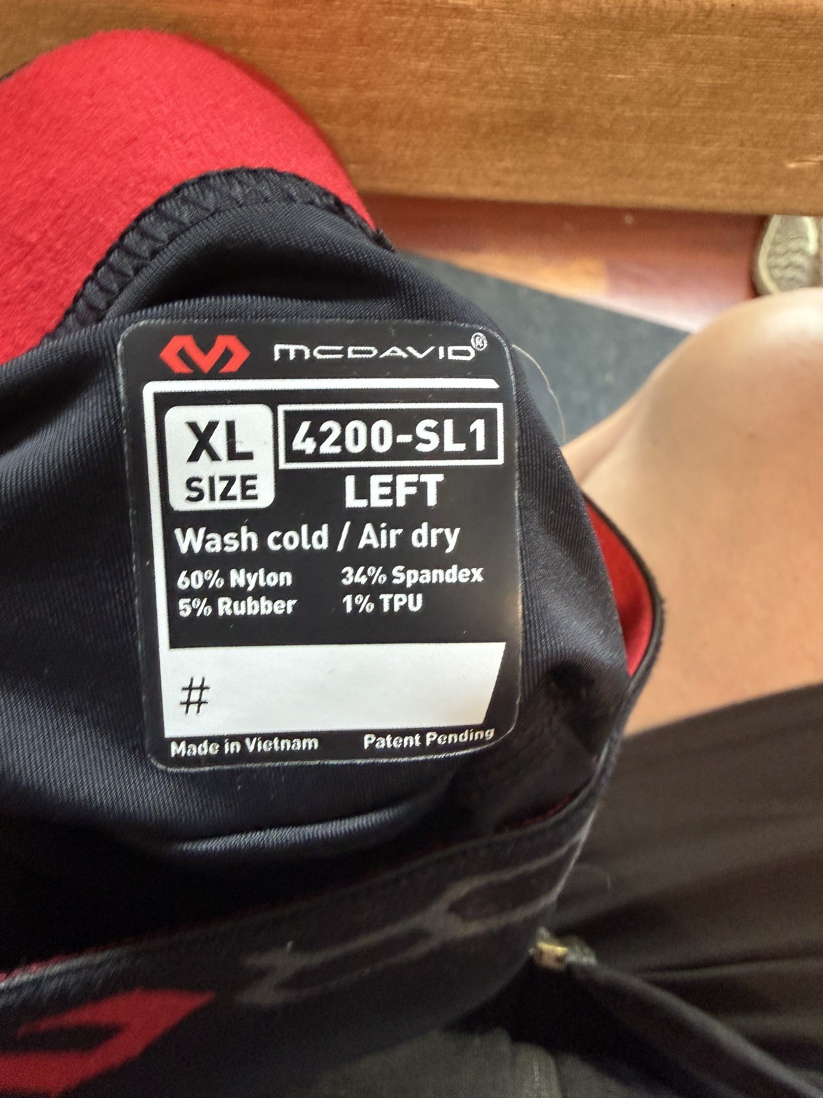 McDavid MD4200 SL1 Bio Logix Knee Brace Semi-Rigid with Hindge Left Leg- Black
