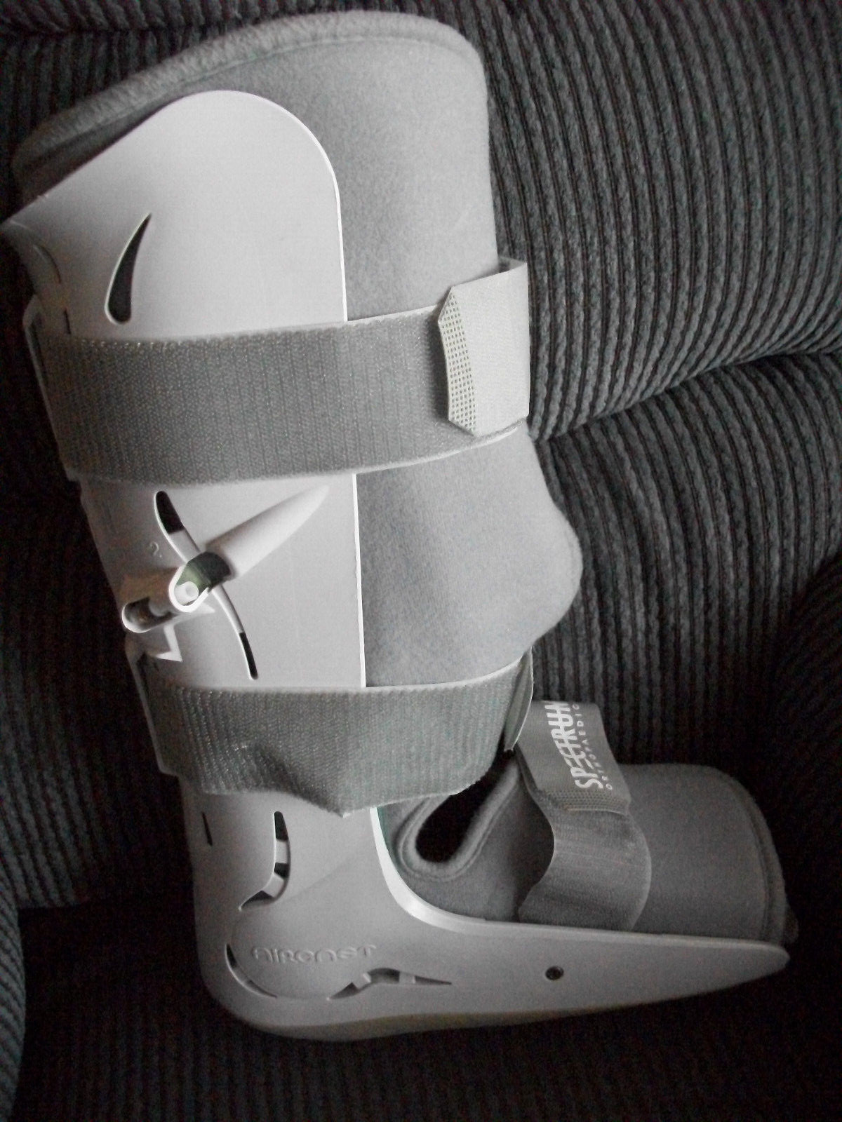 AirCast Soft Strike Walker Medium Walking Brace Boot Foot Orthopedic Needs Pump