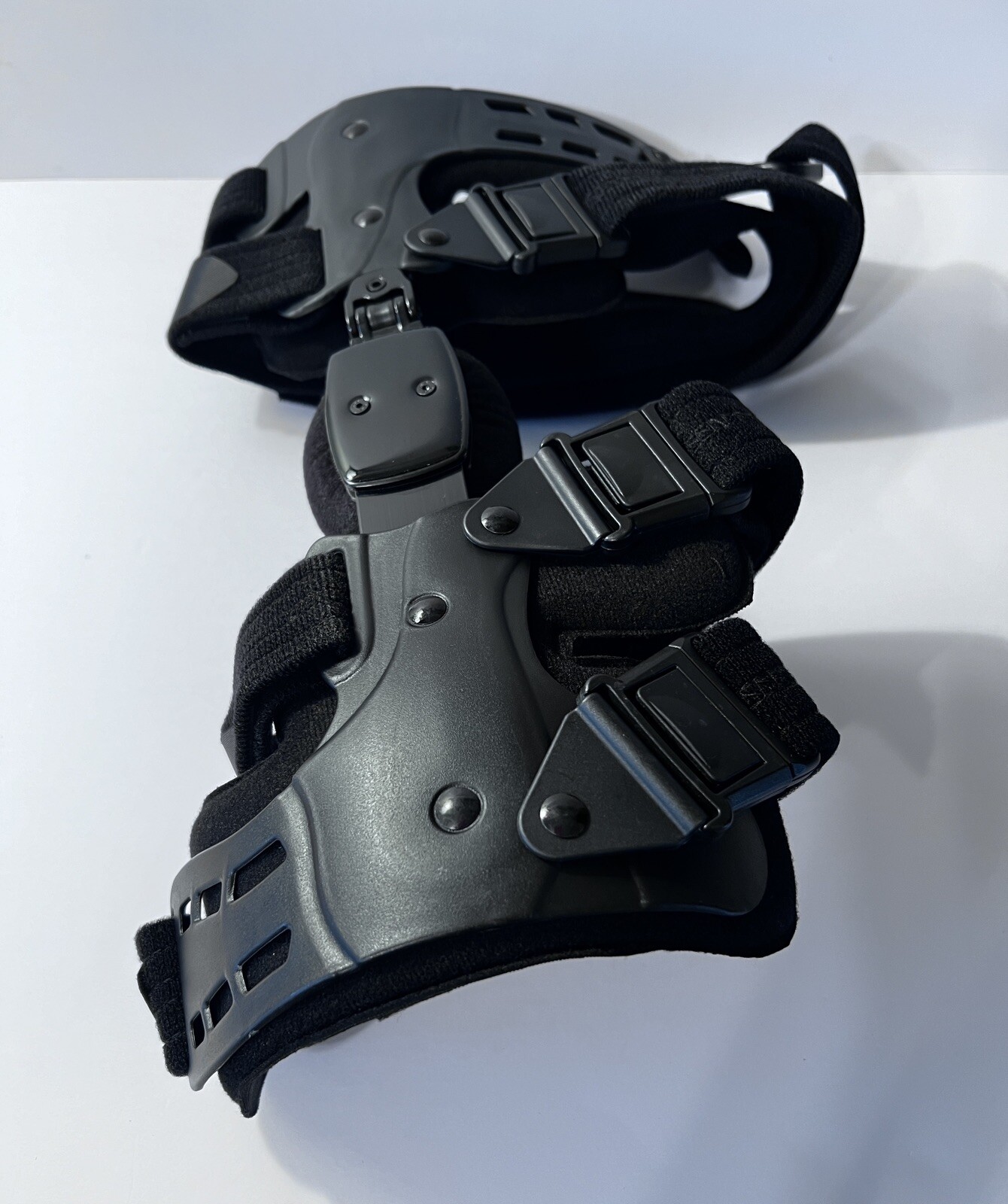 NEW ISO Preferred ROM Hinge Knee Brace KN207SL RIGHT Arthritis, Meniscus Tears