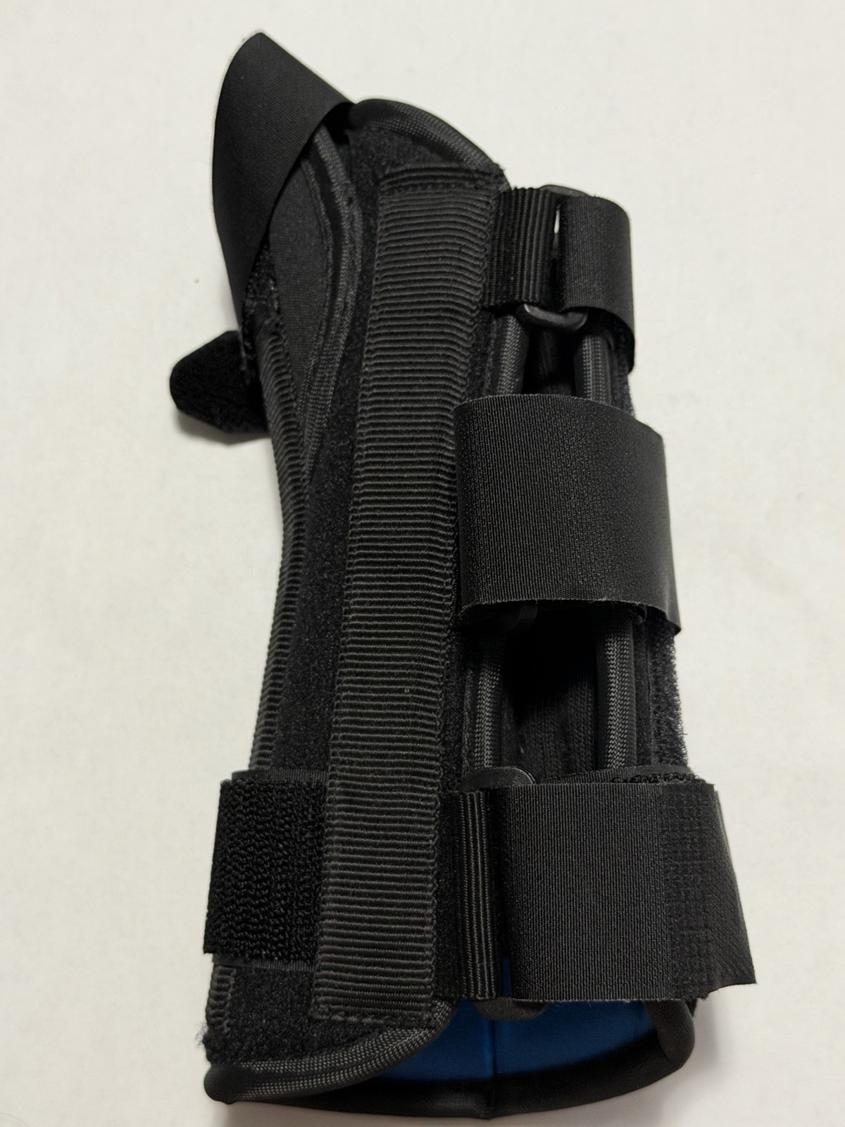 MASSIVE lot of Right thumb Brace Adjustable Support w/ 4 extra sleeves