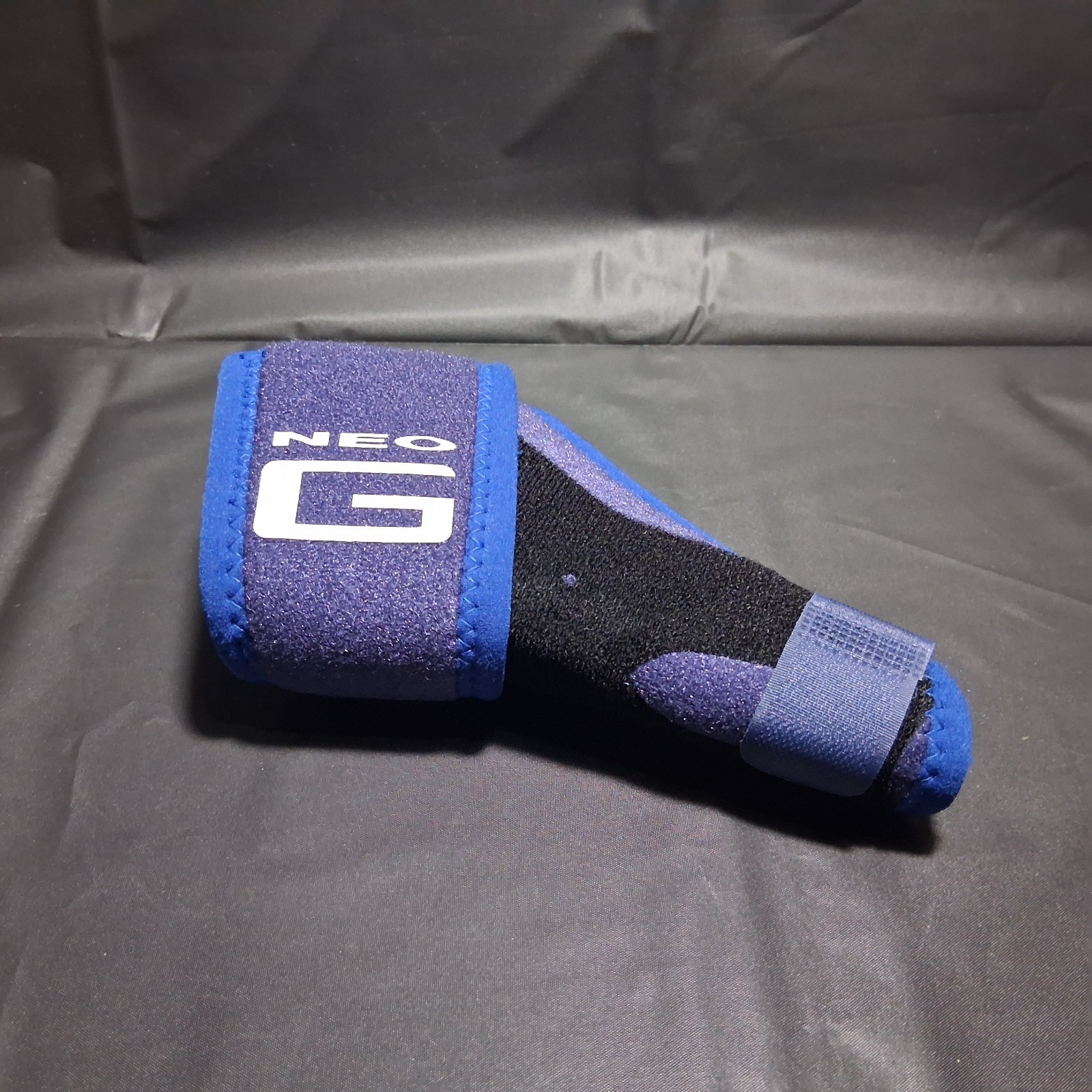 Easy Fit Thumb Brace Splint for Trigger Thumb Carpal Tunnel Arthritis – Neo-G