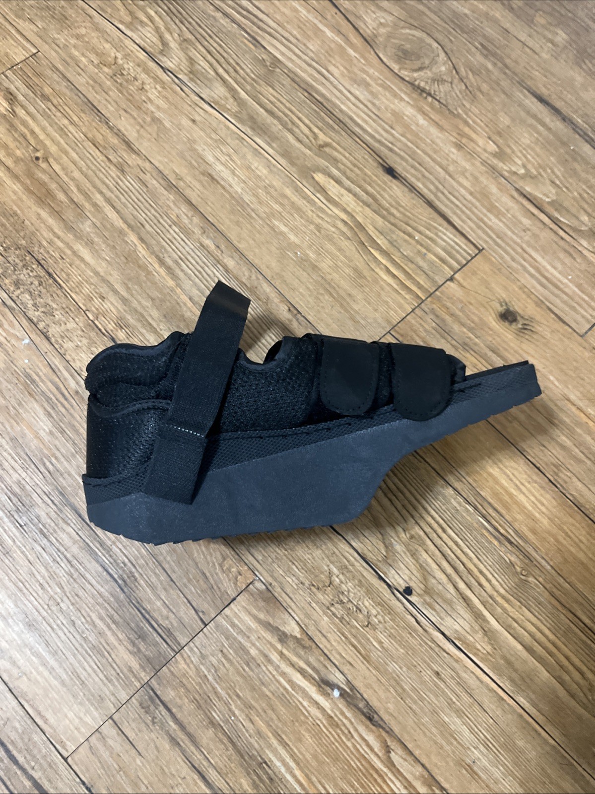 Darco HeelWedge™ Off-Loading Healing Shoe Black M