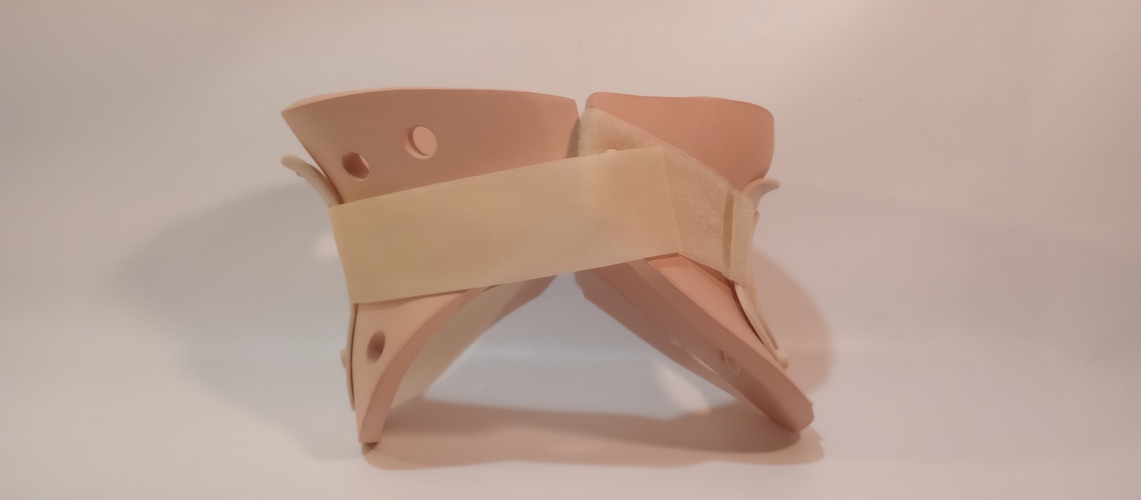 Breg • 11343 | Cervical Collar Neck Brace Orthotic | MEDIUM | Open Trach | NEW |