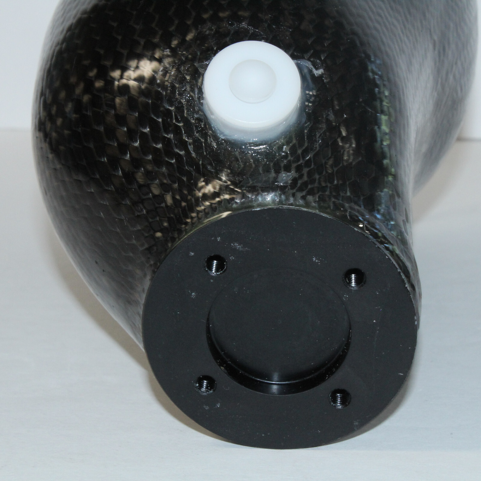 PROSTHETIC LEFT LEG SOCKET w EXPULSION VALVE and BASE PLATE / H = 10″ / D = 4.7″