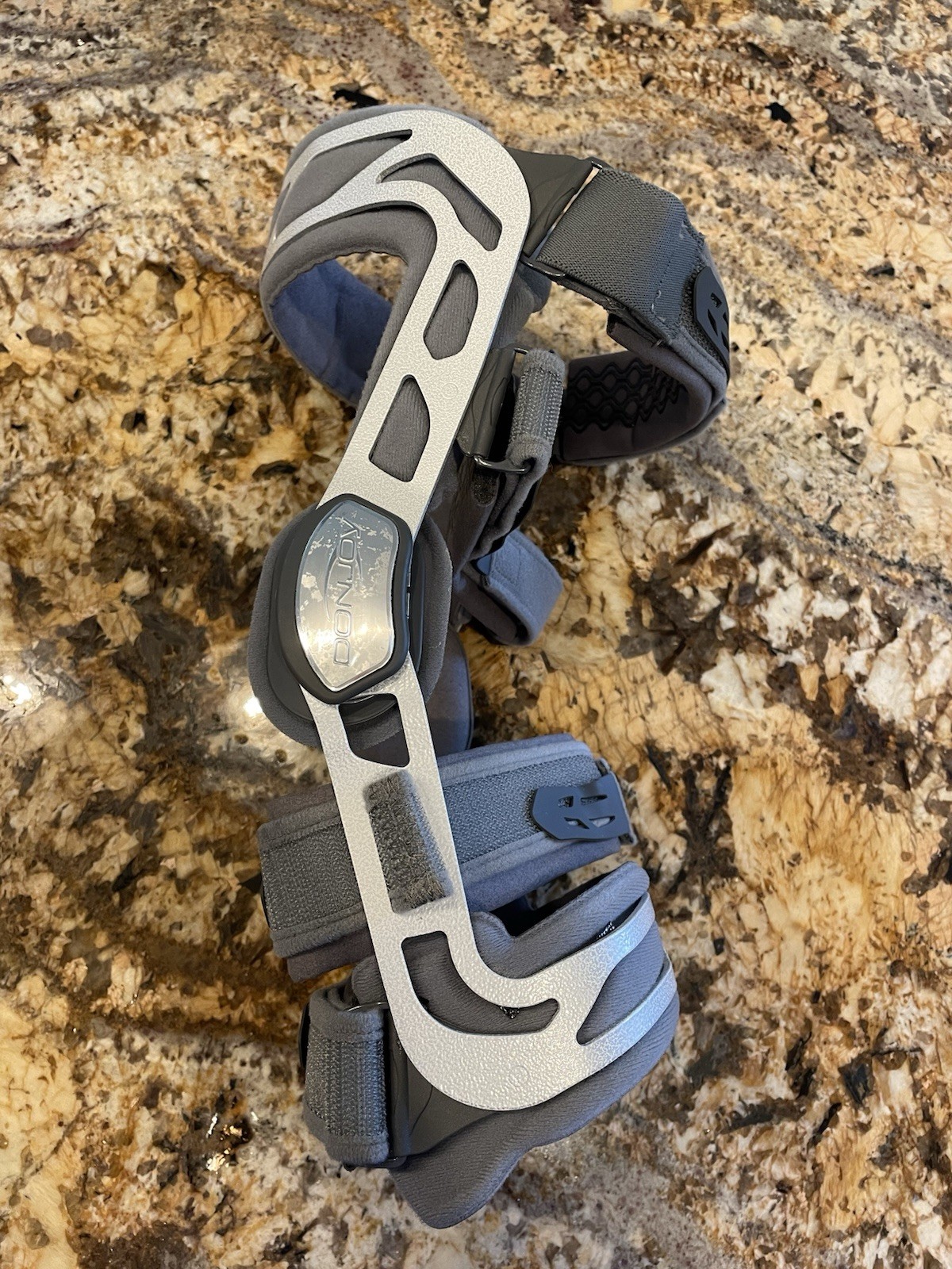 New DonJoy OA Nano Right Medial MD Medium Osteoarthritis Unloader Knee Brace