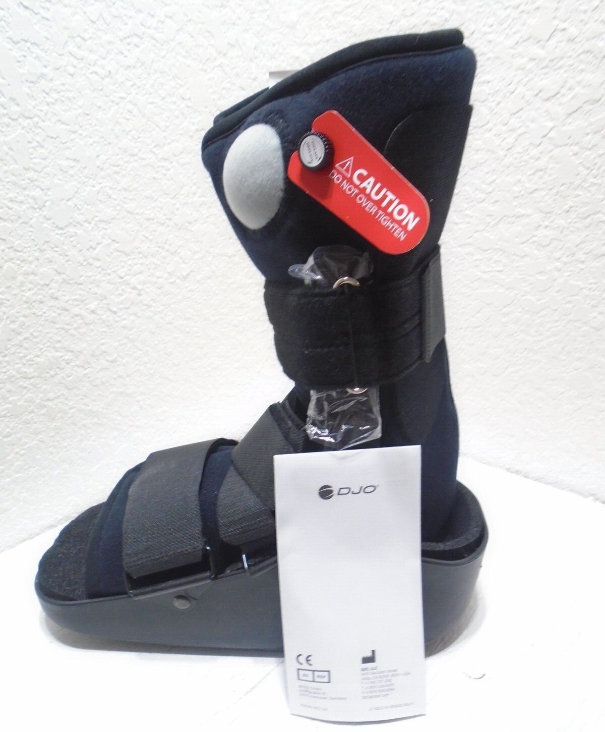 Maxtrax Orthopedic Walking Boot sz M Medium Brace Inflate Ankle Foot DJO LLC