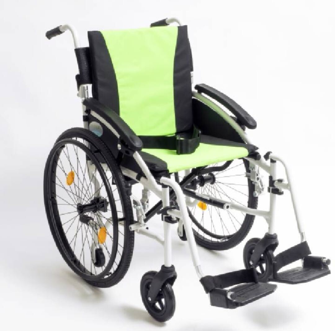 Carrozzina leggera 14 kg pieghevole per anziani nuova seduta 40- 45- 50 cm