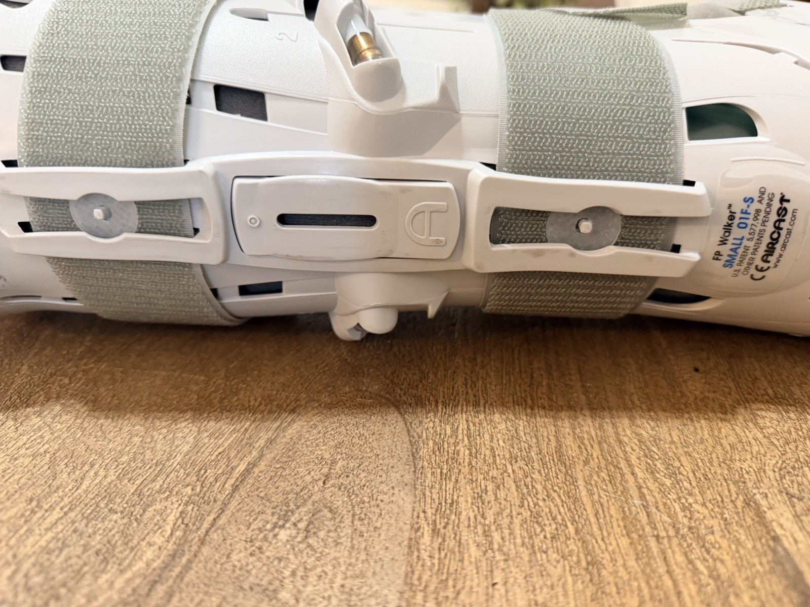 Aircast FP Walker Walking Brace/Walking Boot Foam Pneumatic Size Small 01F-S