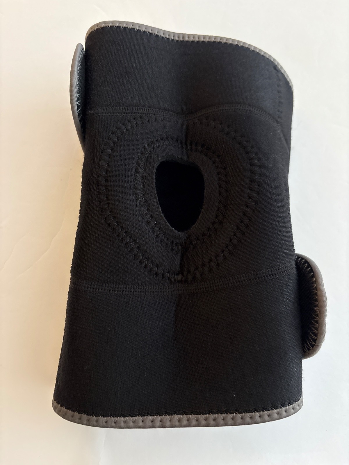ACE Comfort Fit Knee Brace One Size Adjustable Compression Patella Support Black