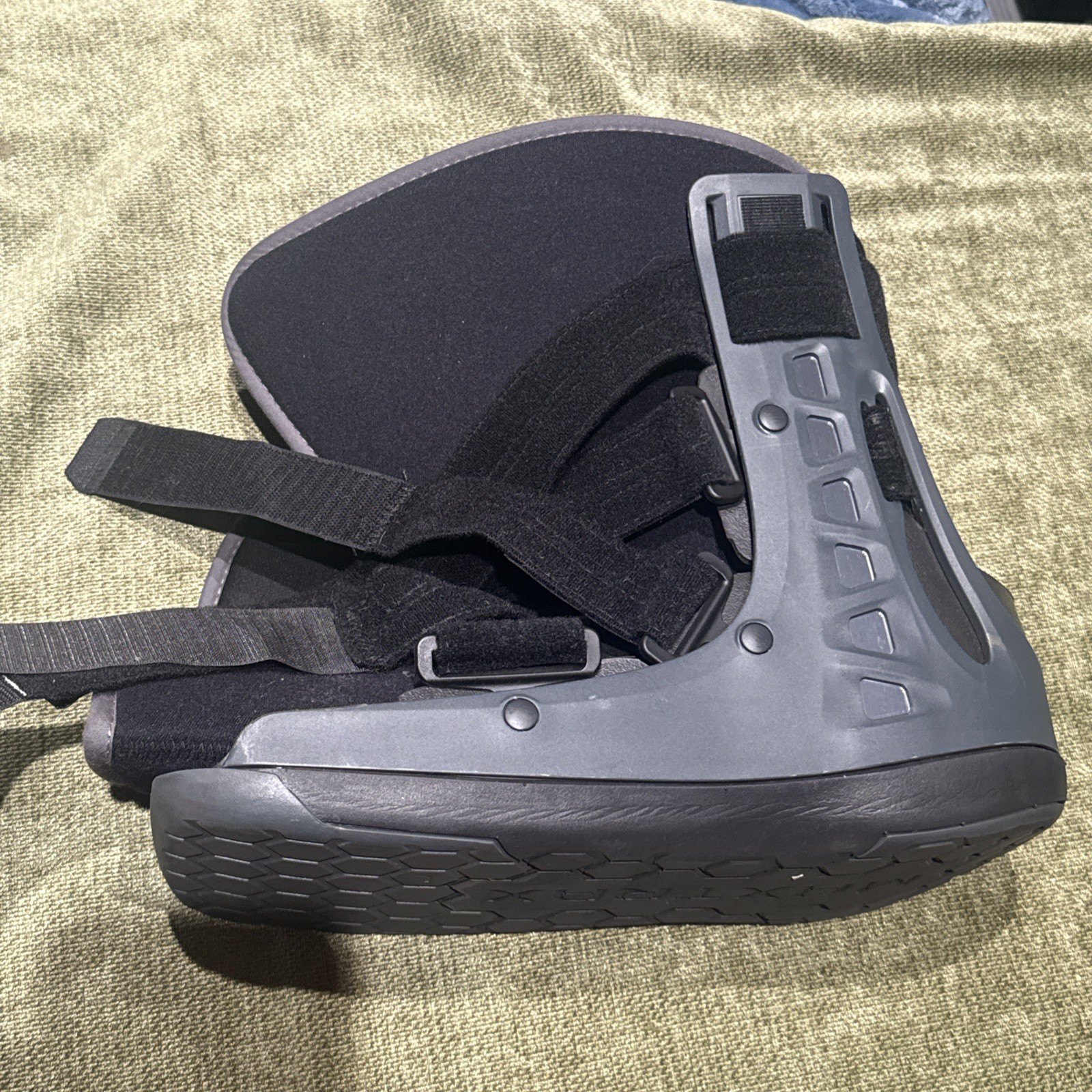 Donjoy Maxtrax II Ankle Walker Boot ADULT SIZE LARGE Clean Adjustable