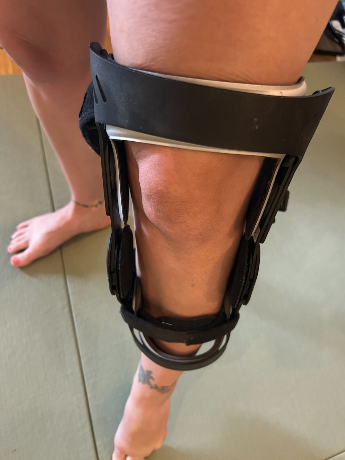 Ossur Knee Brace Rebound Dual Left S/M