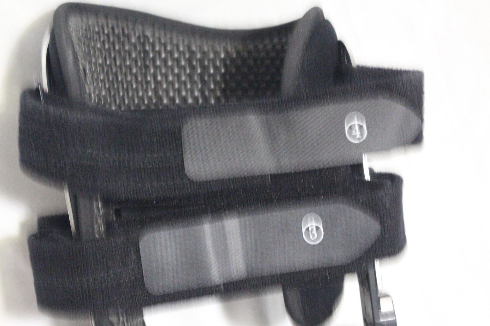 Unite Medical Hinged ROM Sports Knee Brace for ACL Meniscus Medium Right NIP