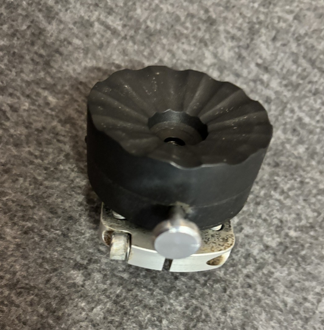 Pediatric 4-hole base with Rotating Pyramid Receiver and standard Push Lock