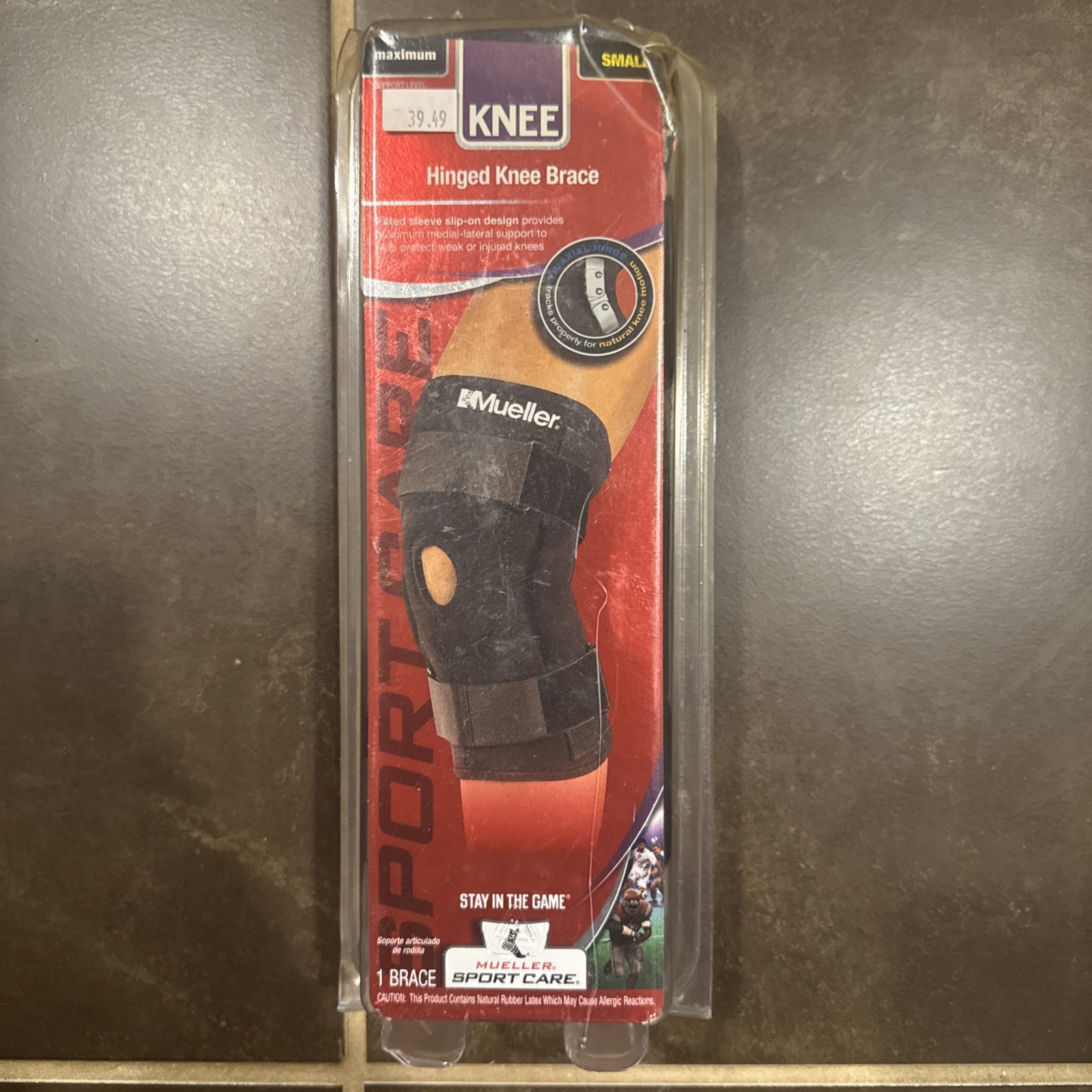 Mueller Sport Care Hinged Wraparound Knee Brace Regular Left or Right – SMALL