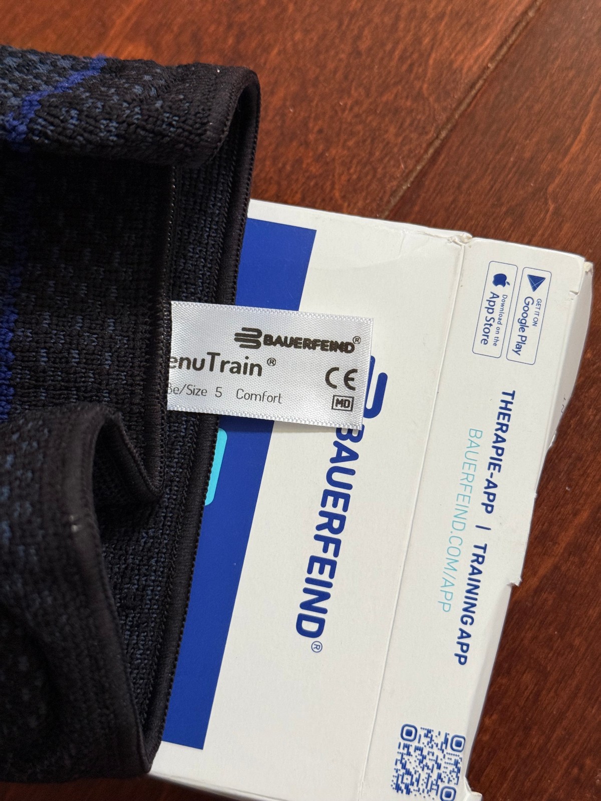 Bauerfeind GenuTrain Knee Support – Size 5 C- BLACK – Open Box- Ugly Box
