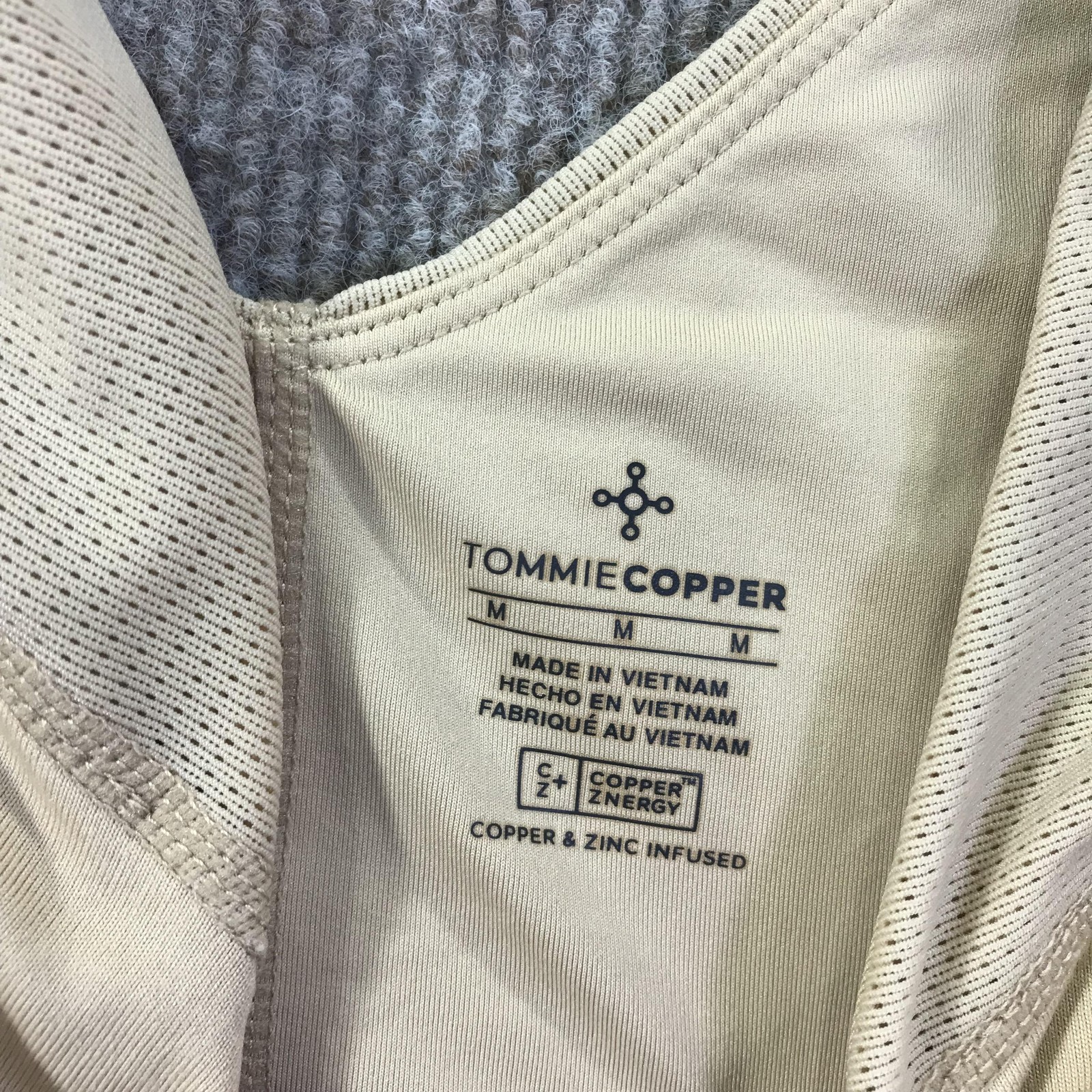 Tommie Copper Shoulder Support Bra Medium Women Znergy Compression Top Supportiv