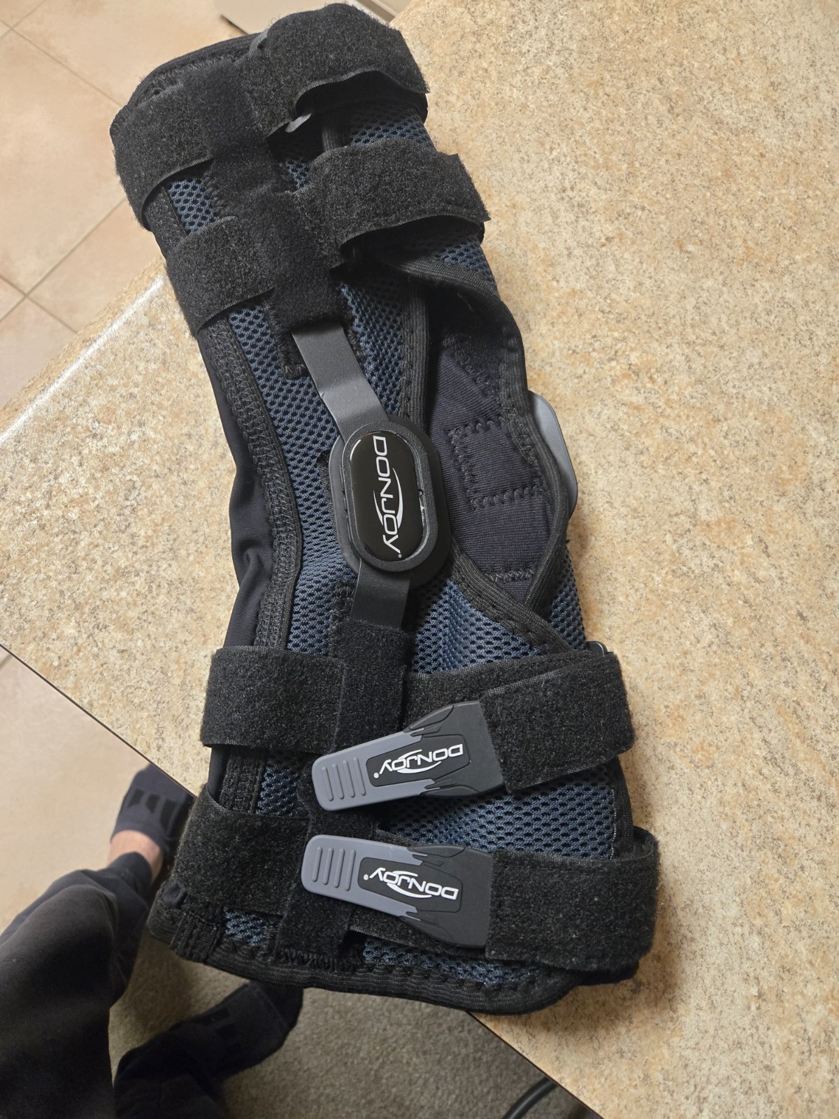 Donjoy Playmaker II Knee Brace Rehab ACL, MCL, LCL PT Small Clean