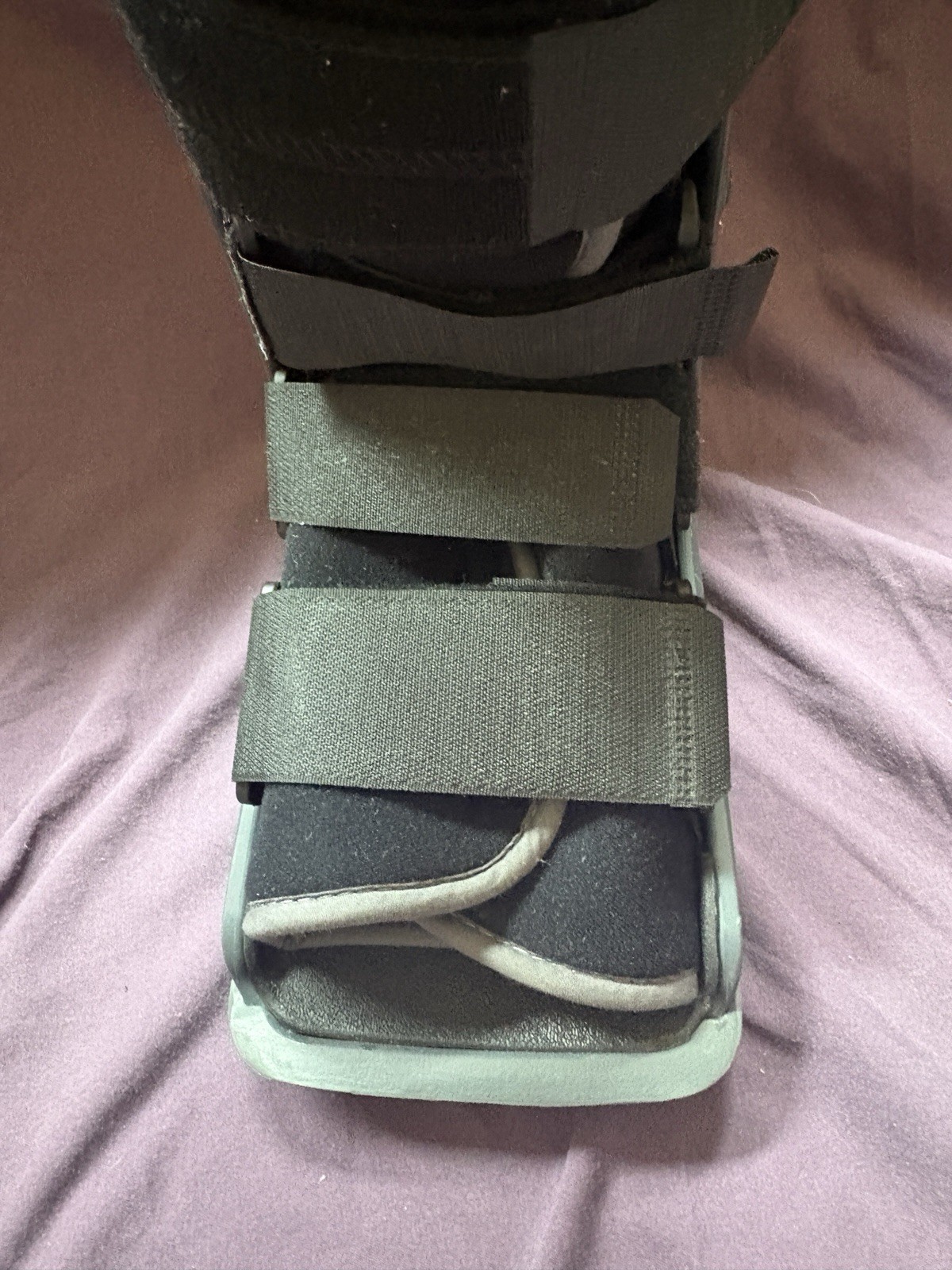DonJoy MaxTrax 2.0 Air Walking Boot – Medium – Used Once – Pneumatic Walker