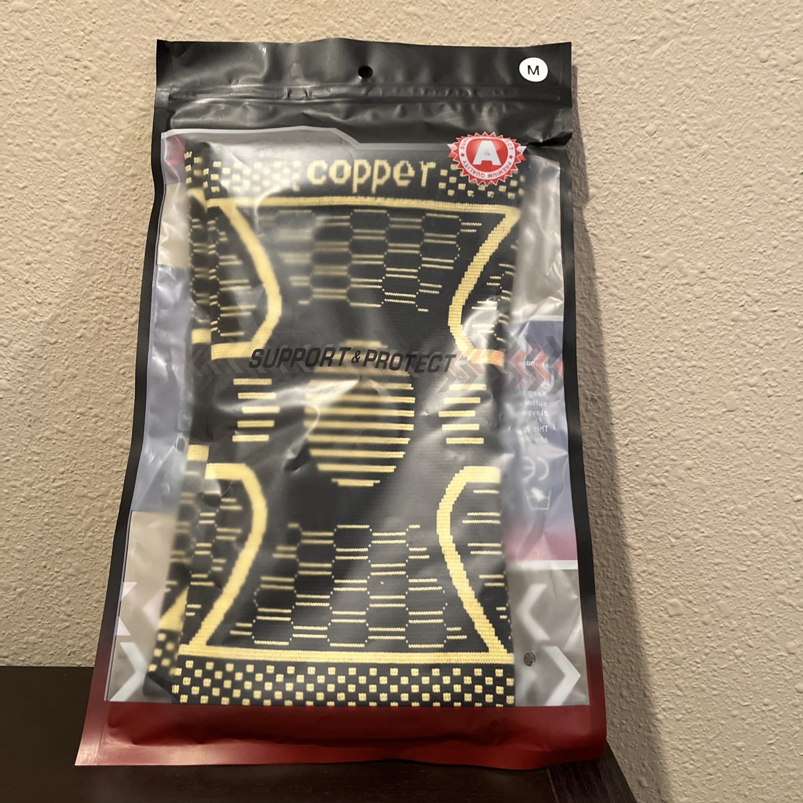 New Pack Of 2 Compression Fit Knee Braces size M