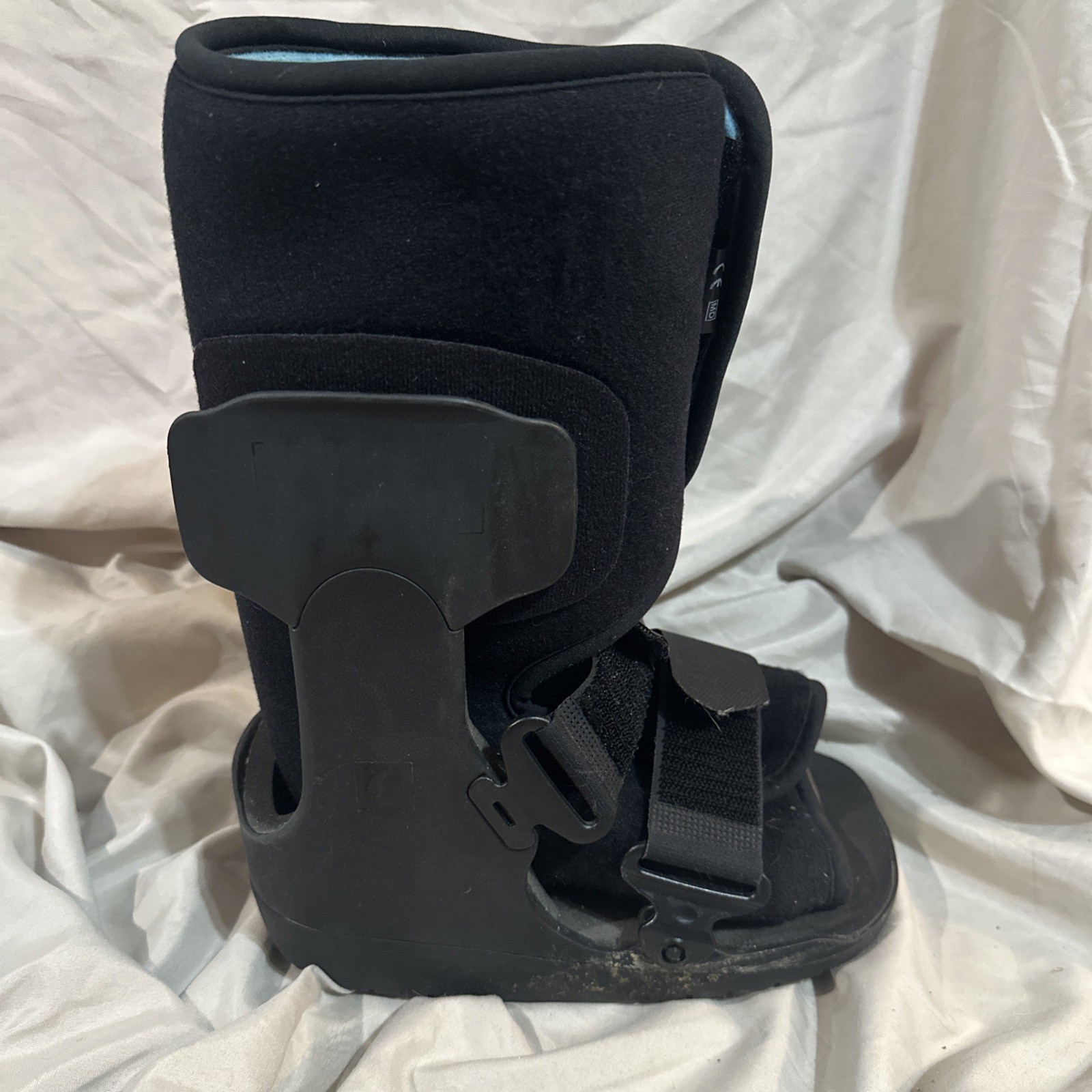 Ossur Pediatric Boot For Keeping Your Ankle Immobile Size XS- Needs cleaning