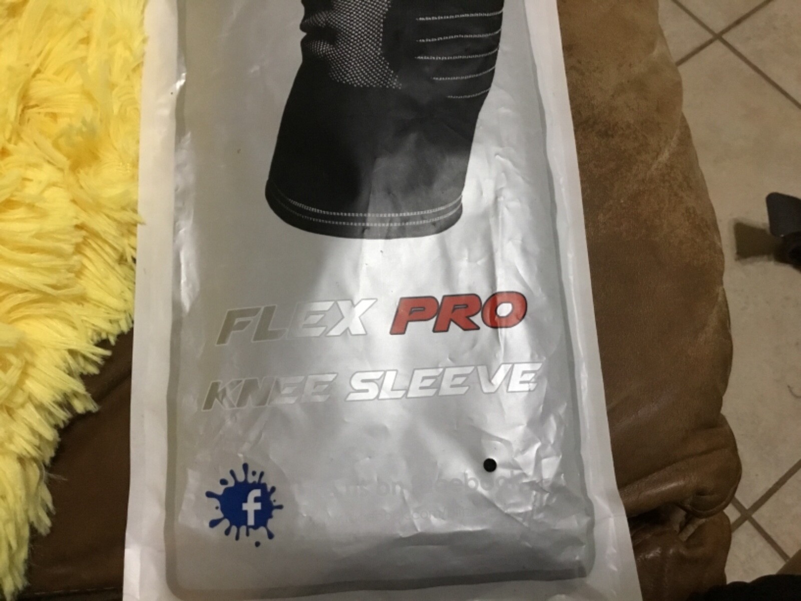 Blitzu Flex Professional Knee Sleeve New in Package Small Gray in color