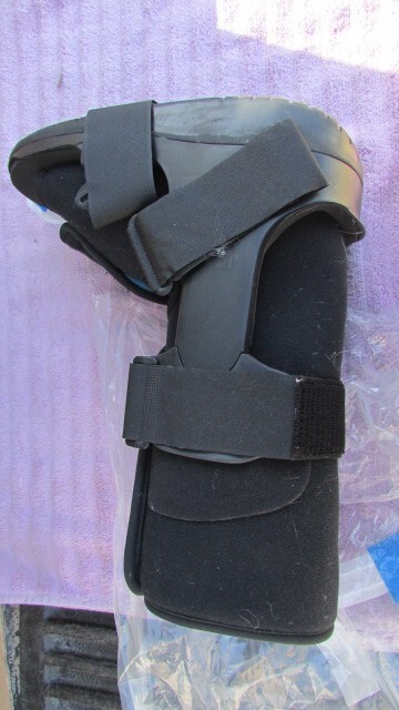 NEW Coreline Pneumatic High Walker Boot XL With Metal Uprights CL0184