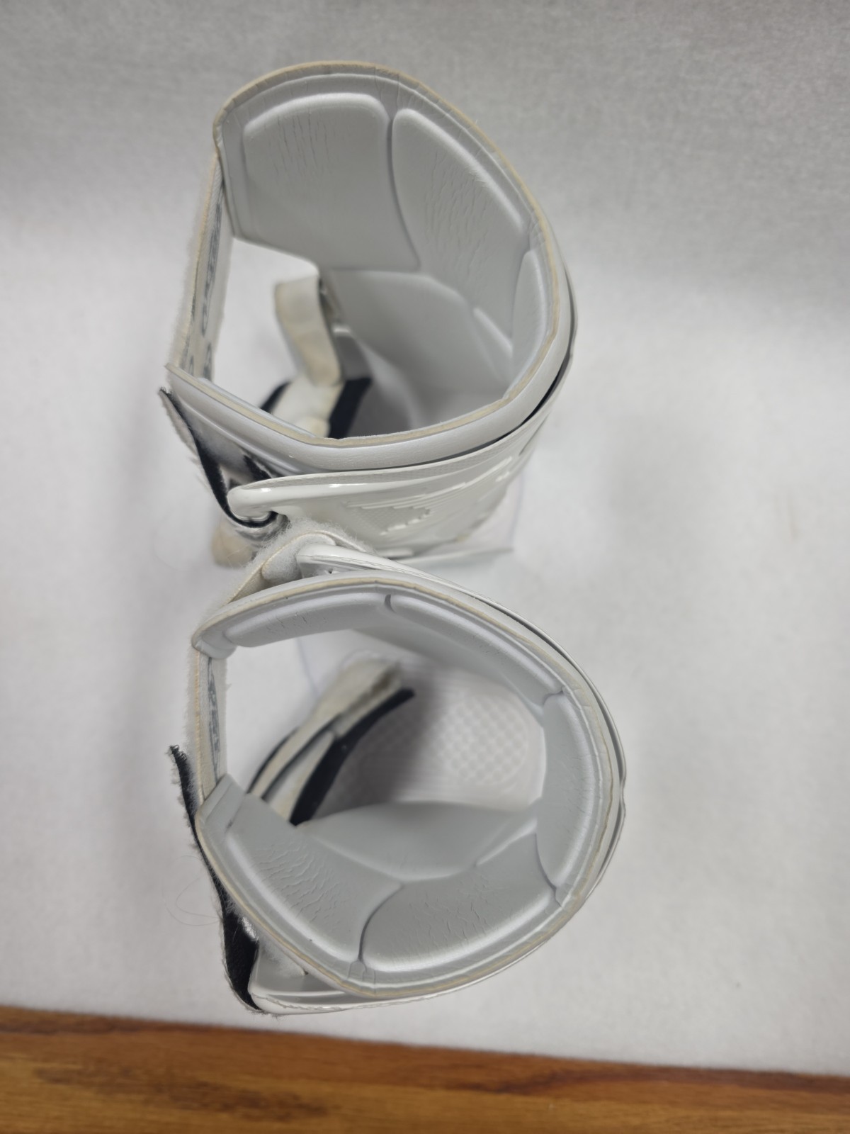 2 Ultra Zoom Ankle Braces Cushioned White Size L/XL Sports Injury Prevention