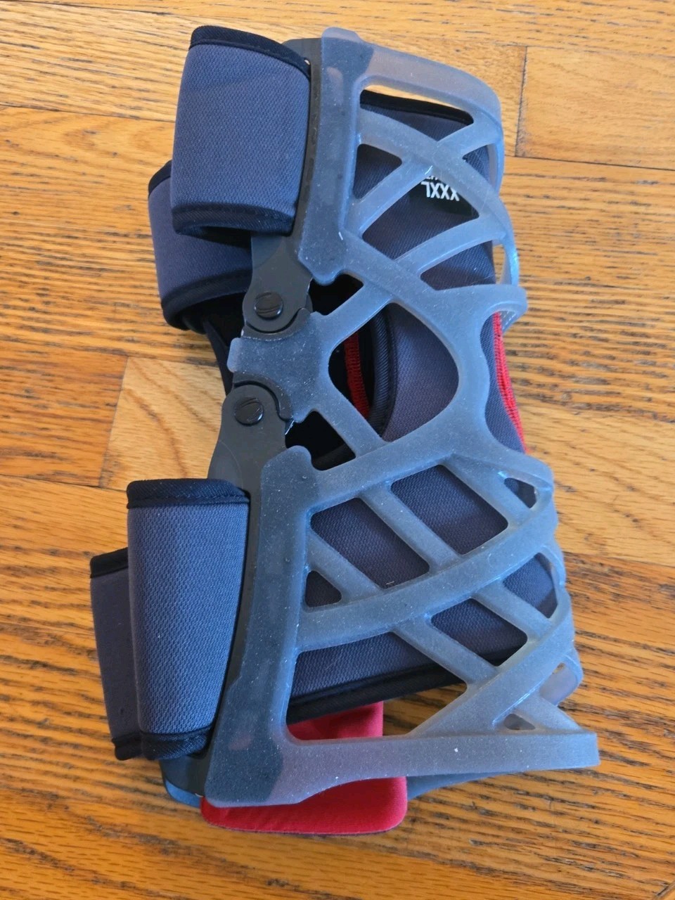 DonJoy Reaction WEB Knee Support Size XXXL Right Lightweight Flexibility