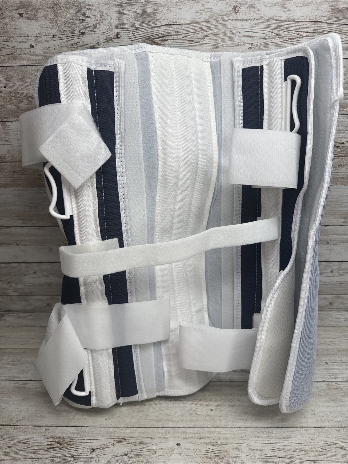 DELUXE CANVAS & FOAM TRI PANEL 16″ KNEE IMMOBILIZER *BRAND NEW* DEROYAL