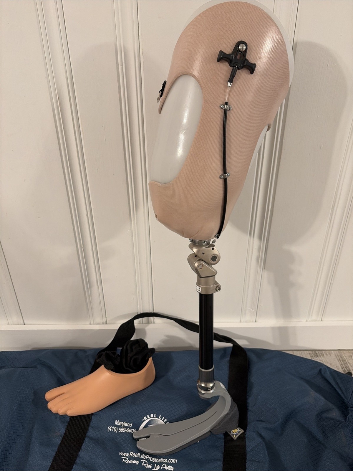 Ossur Medi Prosthetic Above The Knee Left Leg Ossur Balance Foot S Cat 6 Sz 26