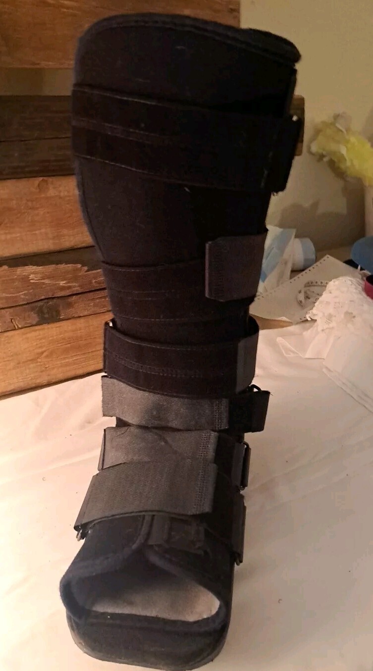 Maxtrax Orthopedic Walking Boot M Medium Brace Ankle Foot Protection DJO