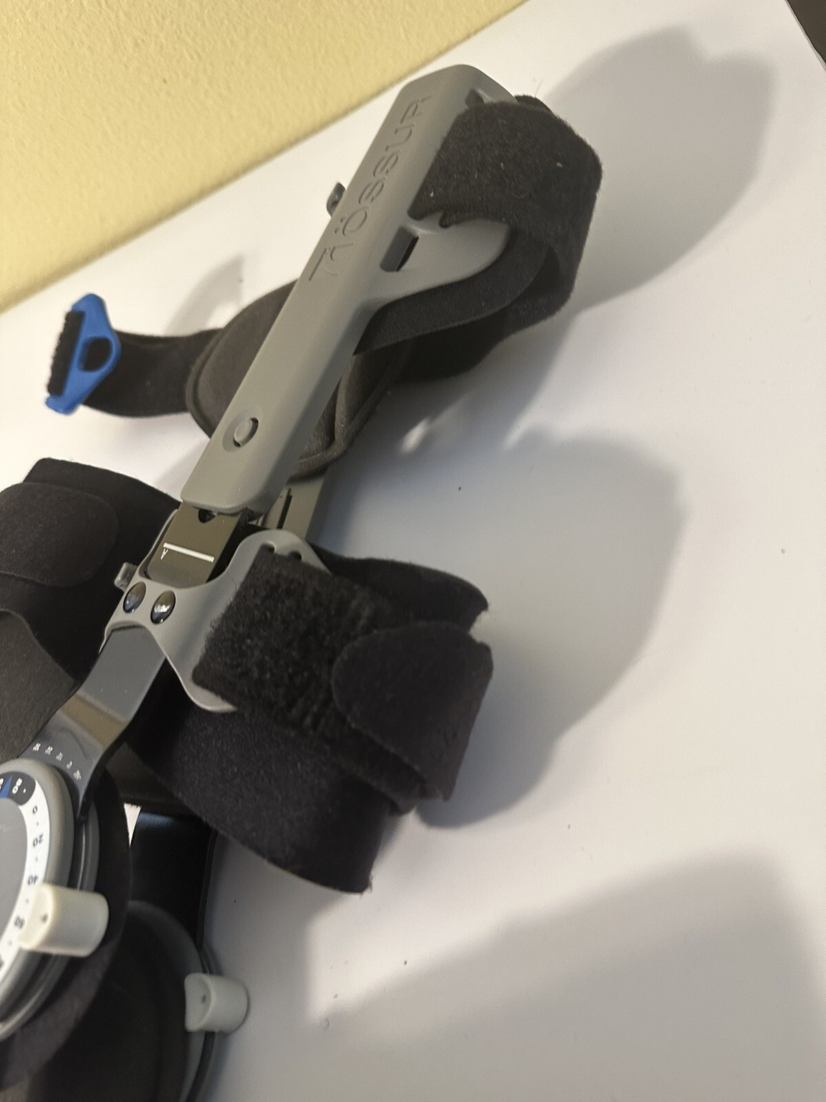 Pre-owned OSSUR Rebound Post Op Knee Universal Cool Brace B-8381480