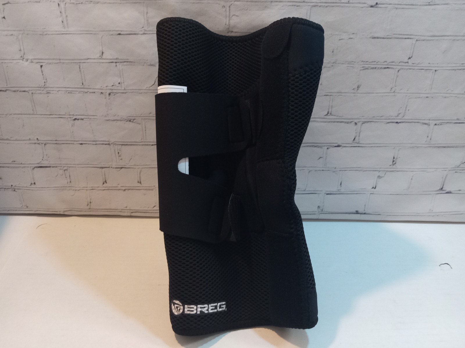 BREG 20145 Knee Brace Lateral Stability Hinged Air Mesh Right XL *FREE SHIPPING*
