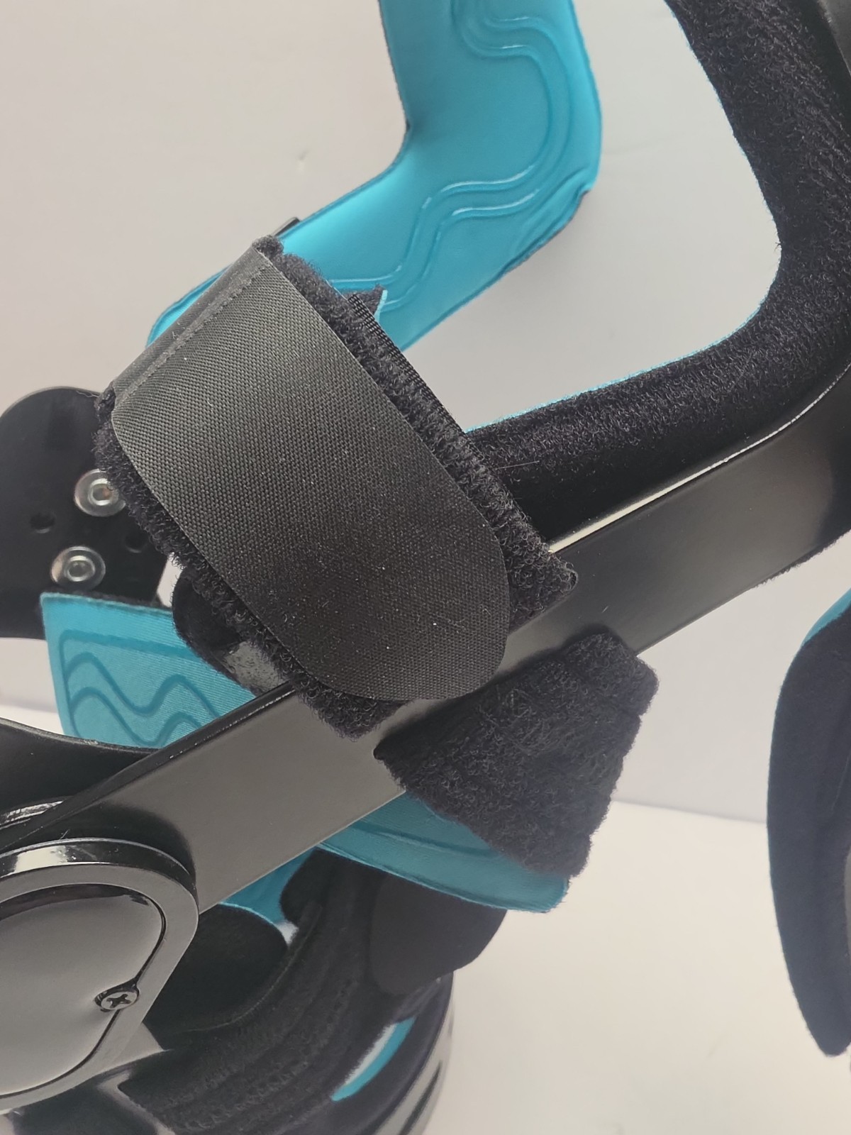 Orthomen OA Unloader Hinged Knee Brace Right Medium