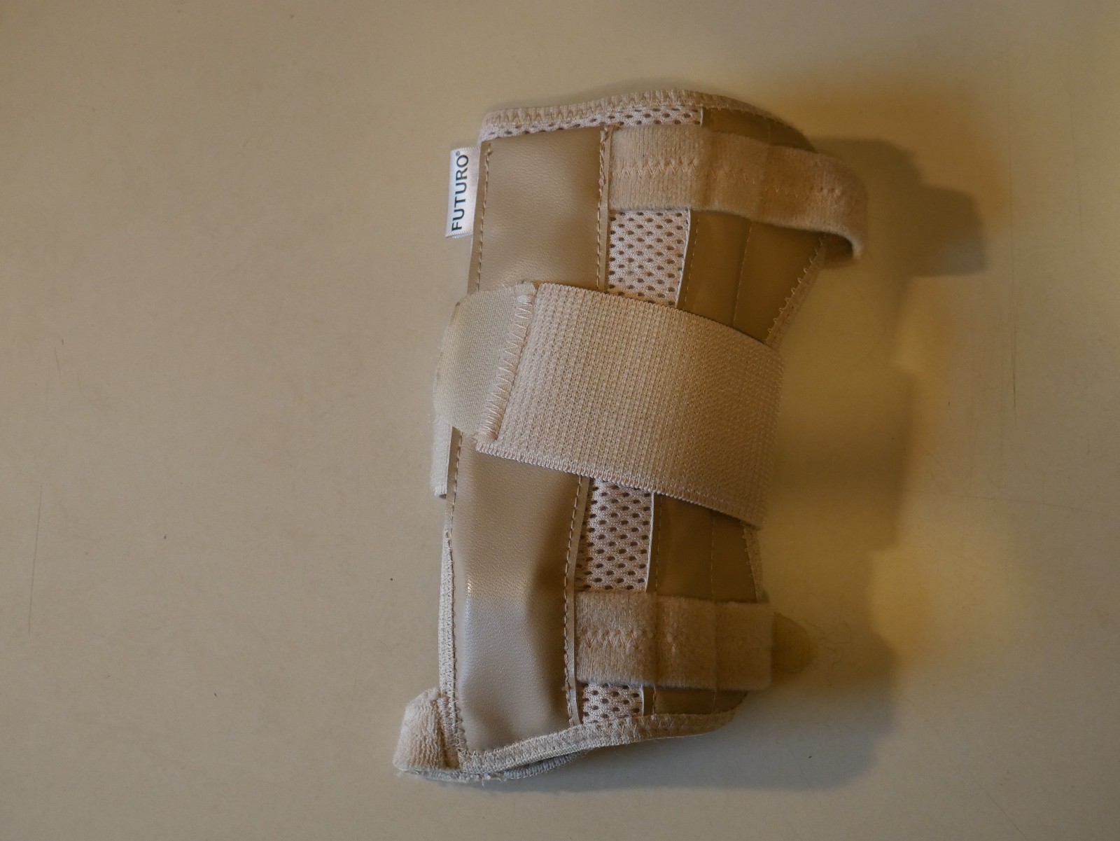 Futuro Deluxe RIGHT Hand Wrist Stabilizer S/M 09090 Firm Carpal Tunnel Relief